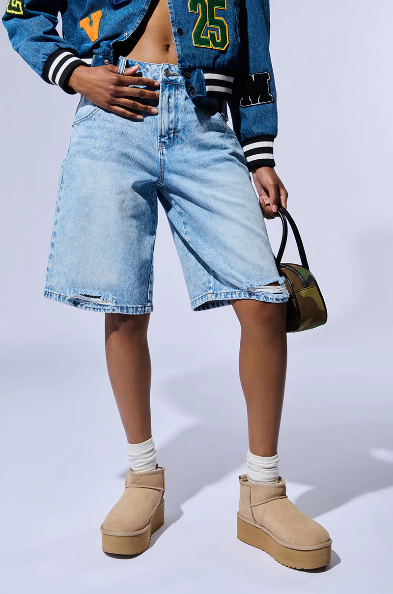 UGG CLASSIC ULTRA MINI PLATFORM IN SAND - Image 2