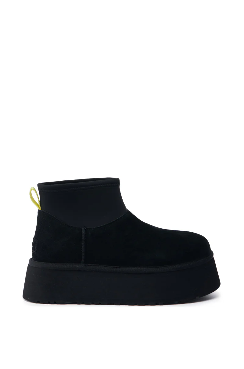 UGG CLASSIC MINI DIPPER IN BLACK - Image 3