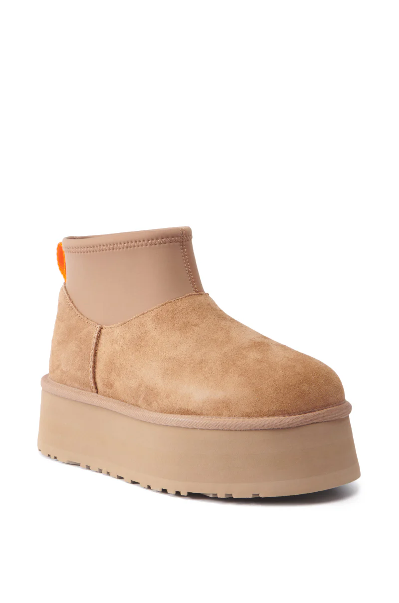 UGG CLASSIC MINI DIPPER IN CHESTNUT - Image 5
