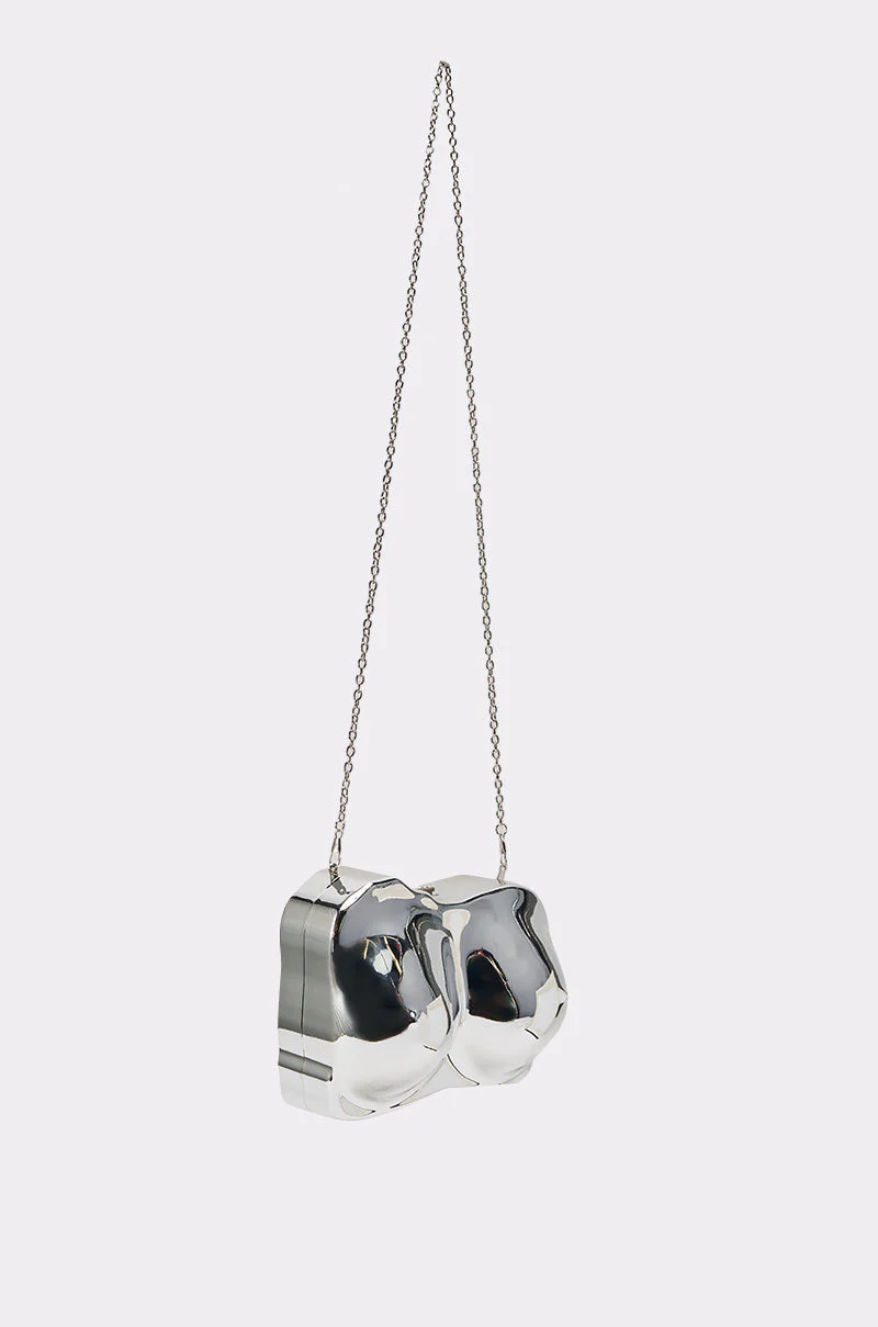 A BIT BUSTY CLUTCH - Image 5
