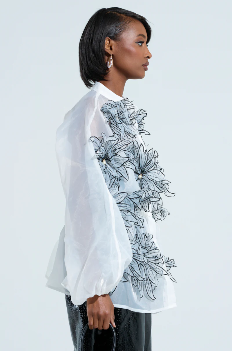 A GENTLE REMINDER FLOWER APPLIQUE BLOUSE - Image 3