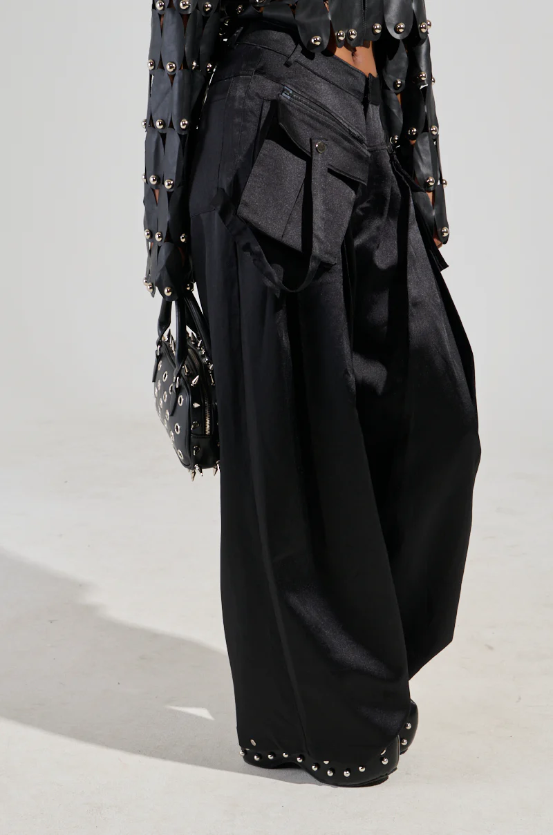 A MOMENT APART WIDE LEG TROUSER WITH POCKETS IN BLACK - Image 4