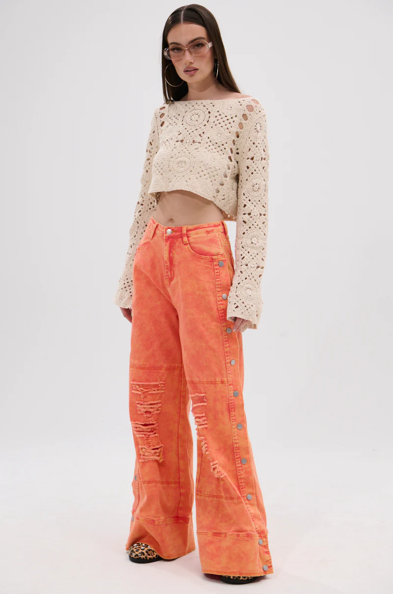 ABOVE AVERAGE DISTRESSED SIDE SNAP JEANS - Image 10