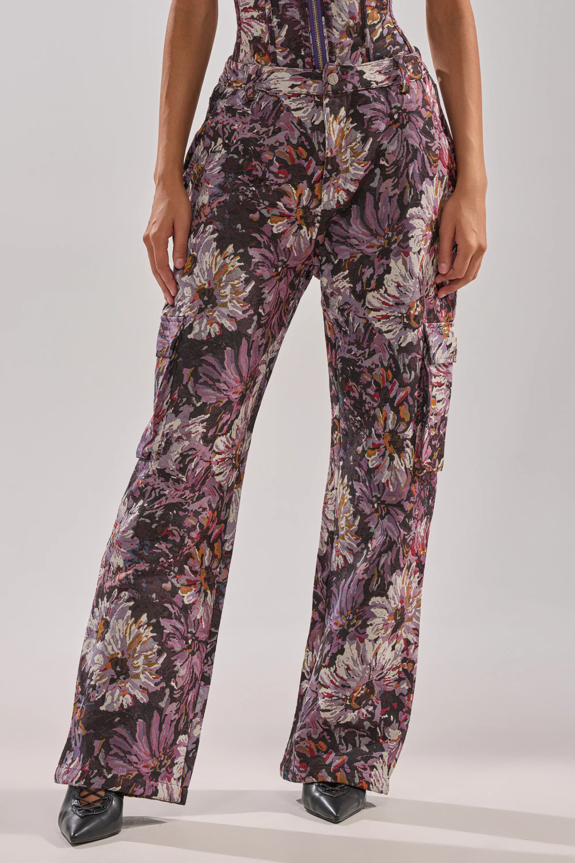 ABOVE THE MIDDLE FLORAL TROUSER - Image 2