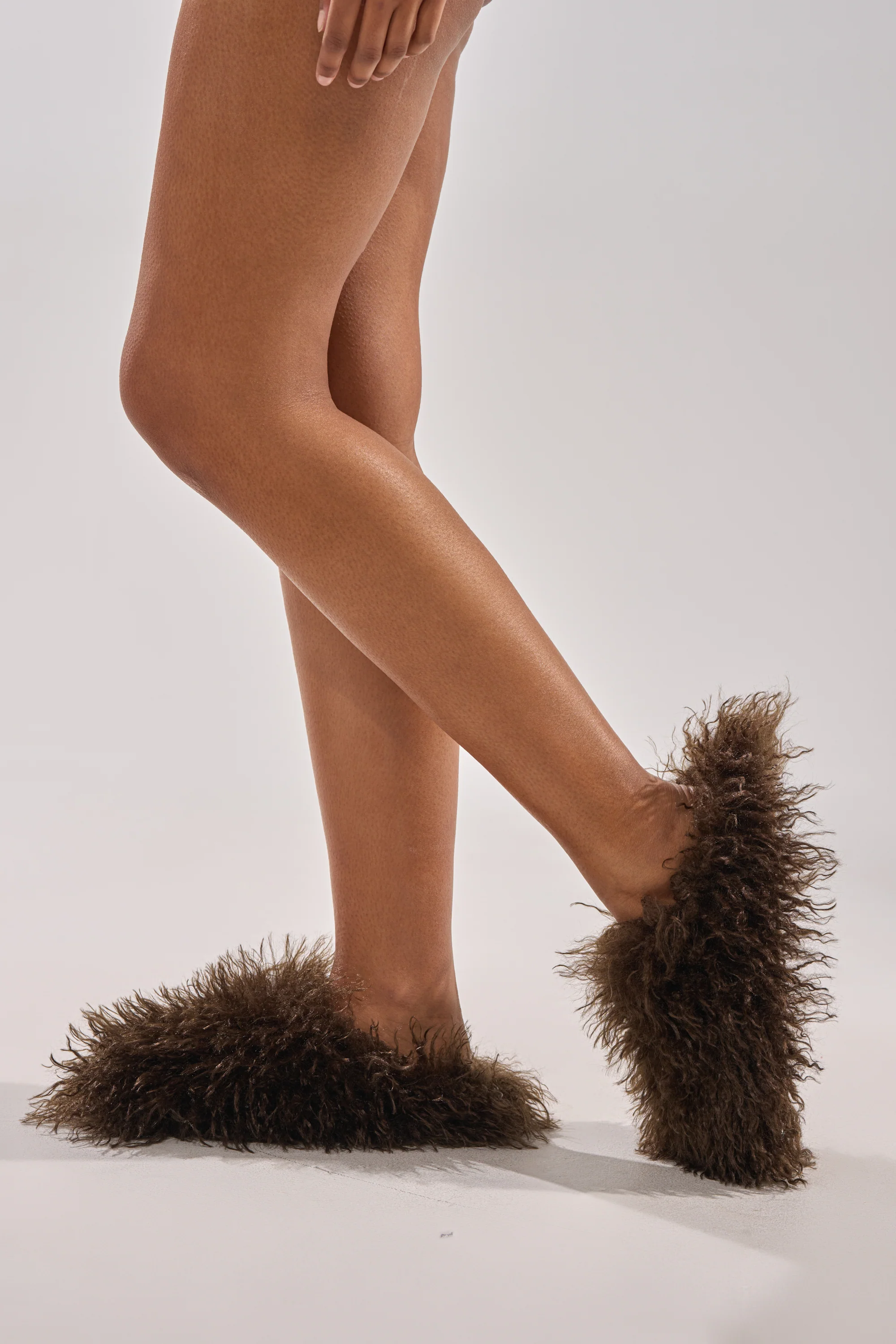 AKIRA ANGOL CHOCOLATE SHAGGY FLAT SLIPPER - Image 2