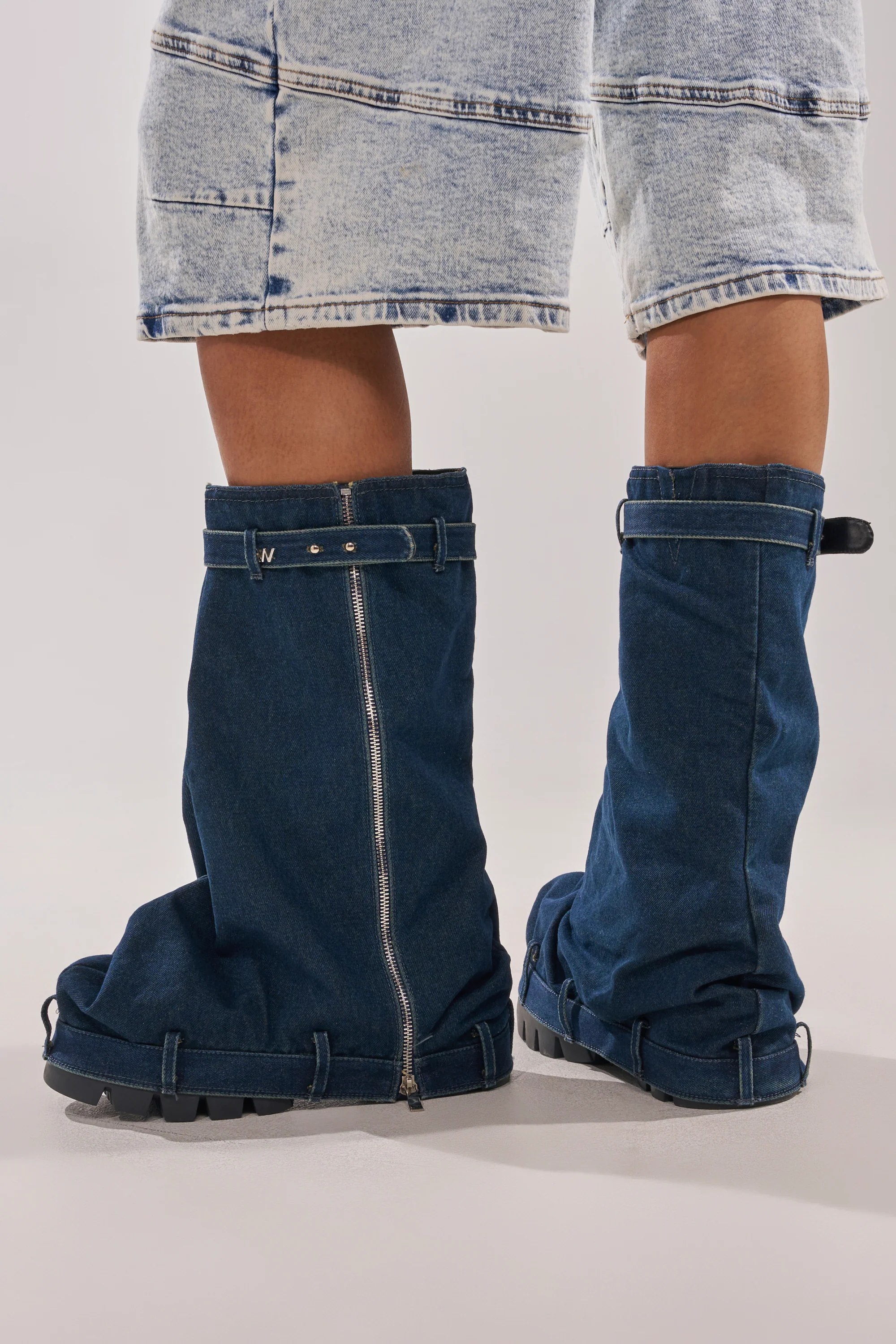AKIRA GOLD ANGELA FOLD OVER PLATFORM BOOT IN DARK DENIM - Image 2