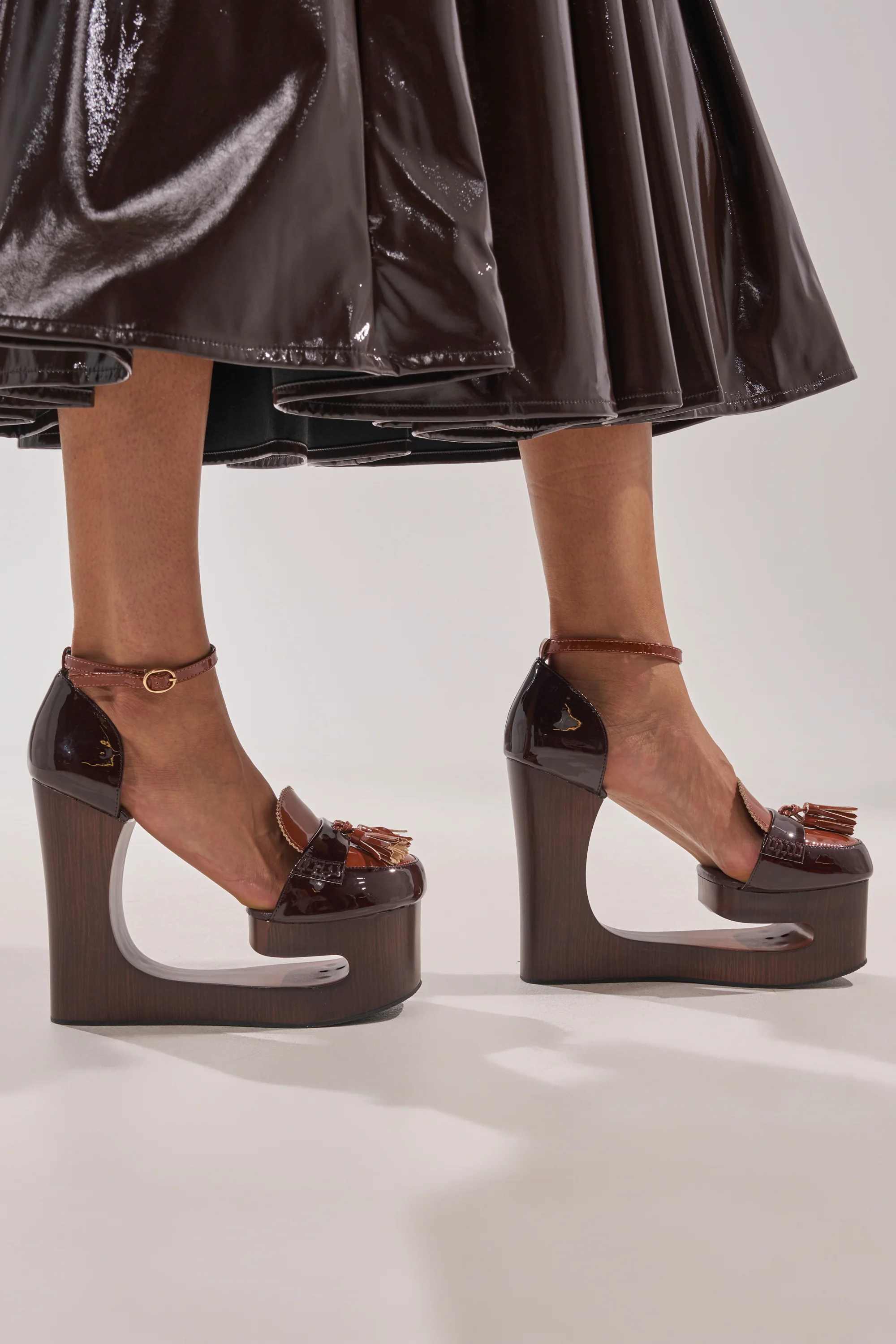 AKIRA GOLD BIXBY BROWN EMPTY WEDGE PUMP - Image 3