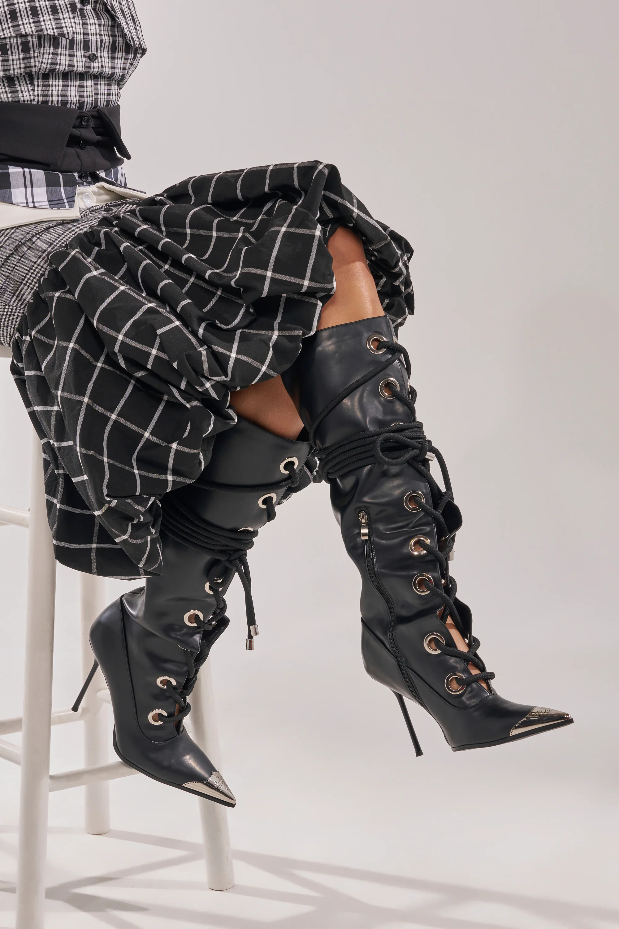 AKIRA GOLD PANTOUM BLACK PU HARDWARE BOOT - Image 2