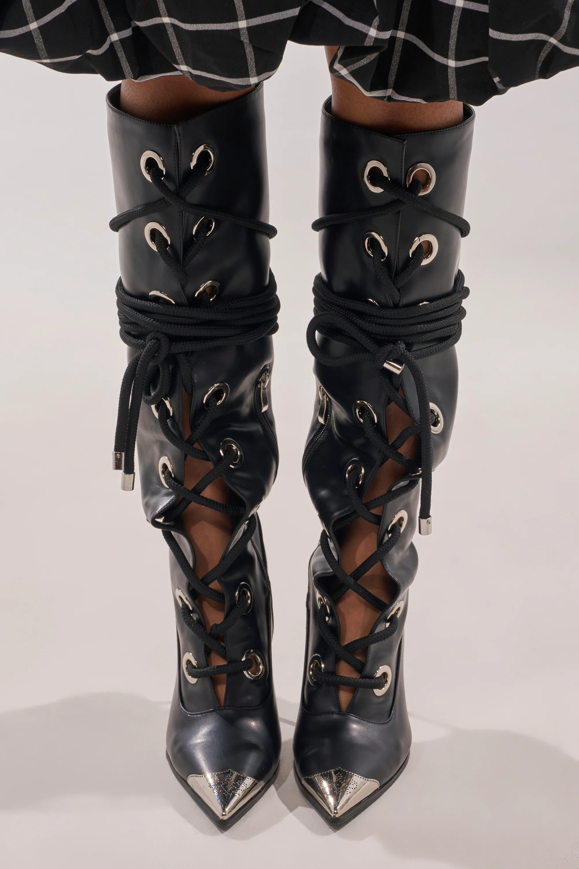 AKIRA GOLD PANTOUM BLACK PU HARDWARE BOOT - Image 4