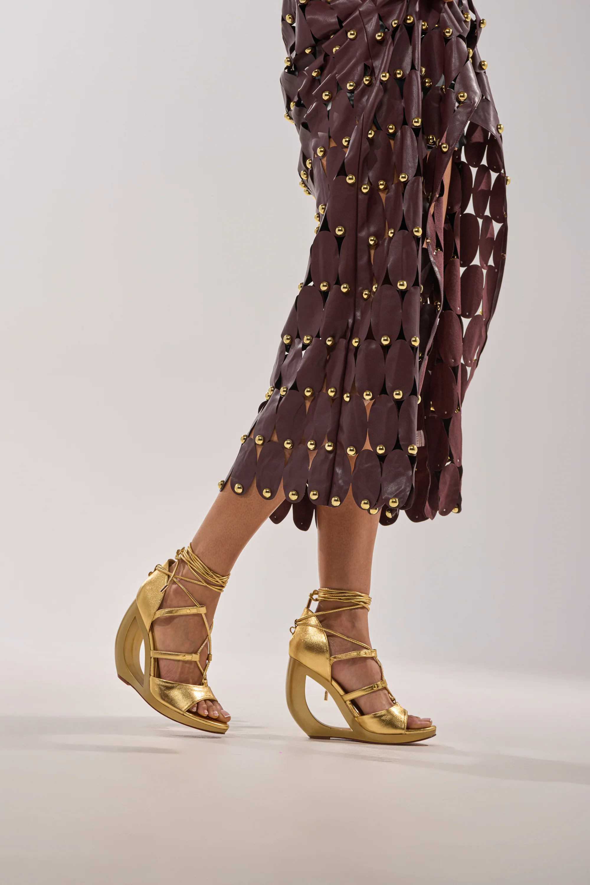 AKIRA GOLD RACHNA GOLD WEDGE OPEN TOE SANDAL - Image 2