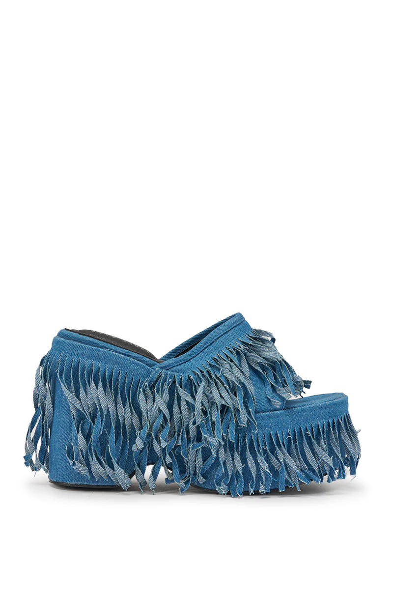AKIRA GOLD RAMESHA DENIM FRINGE PLATFORM SANDAL - Image 4