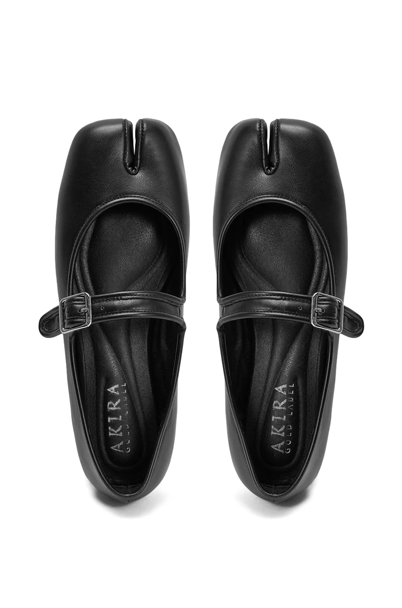 AKIRA GOLD SANG BLACK PU SPLIT TOE FLAT - Image 5