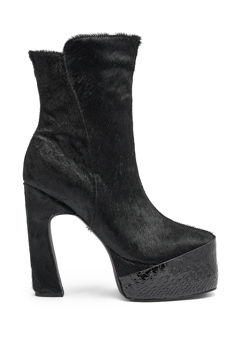 AKIRA GOLD TROT BLACK BOOTIE - Image 4