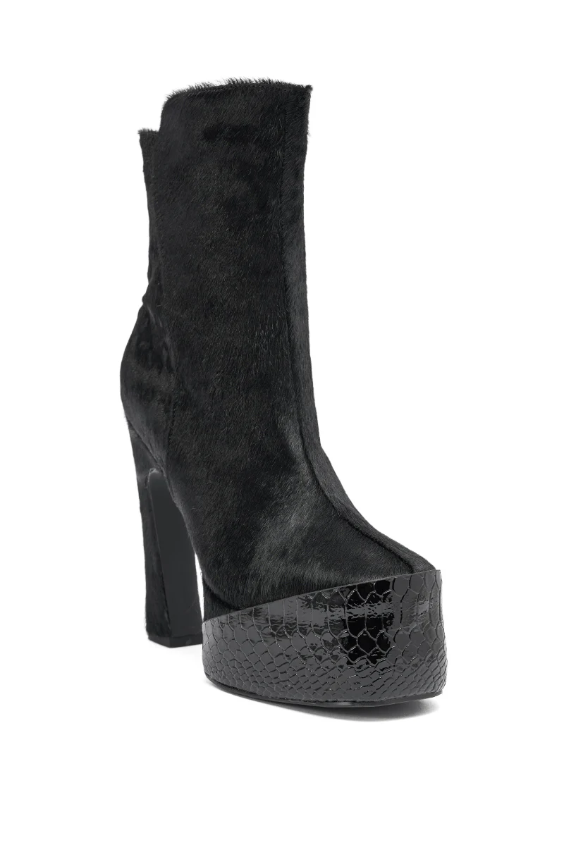 AKIRA GOLD TROT BLACK BOOTIE - Image 5