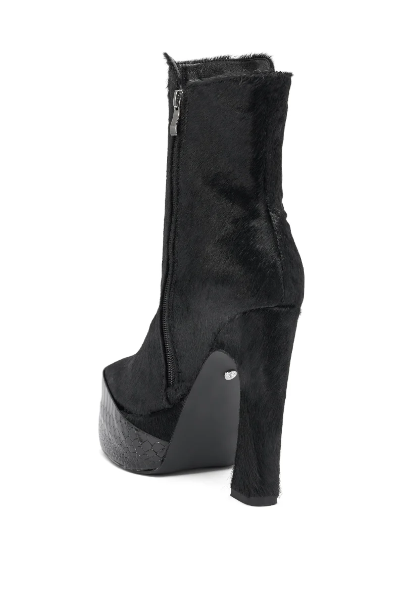 AKIRA GOLD TROT BLACK BOOTIE - Image 6