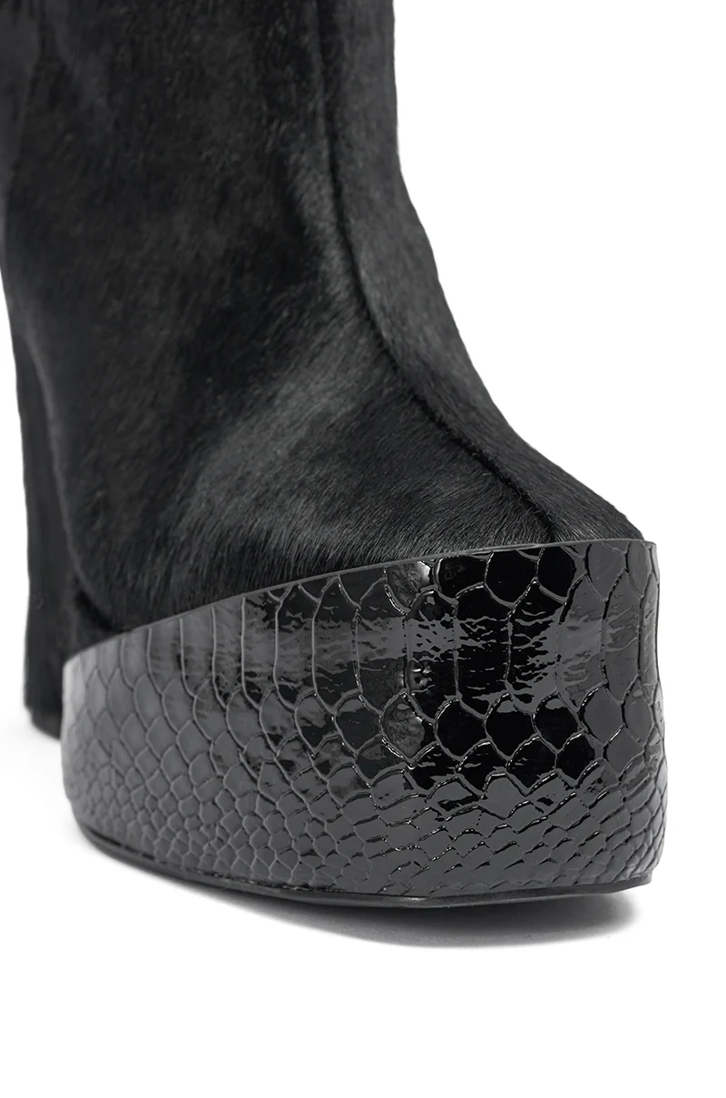 AKIRA GOLD TROT BLACK BOOTIE - Image 8