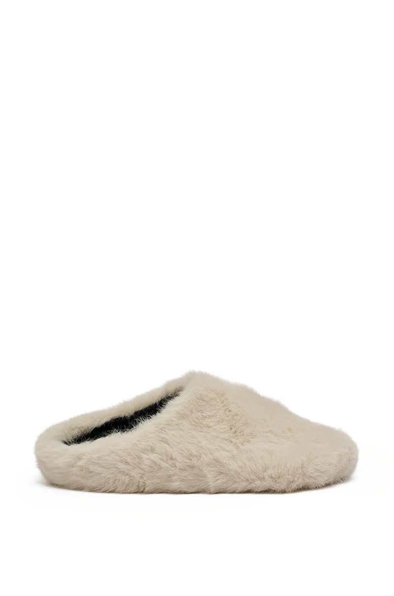 AKIRA RHYS IVORY FUZZY FLAT - Image 5