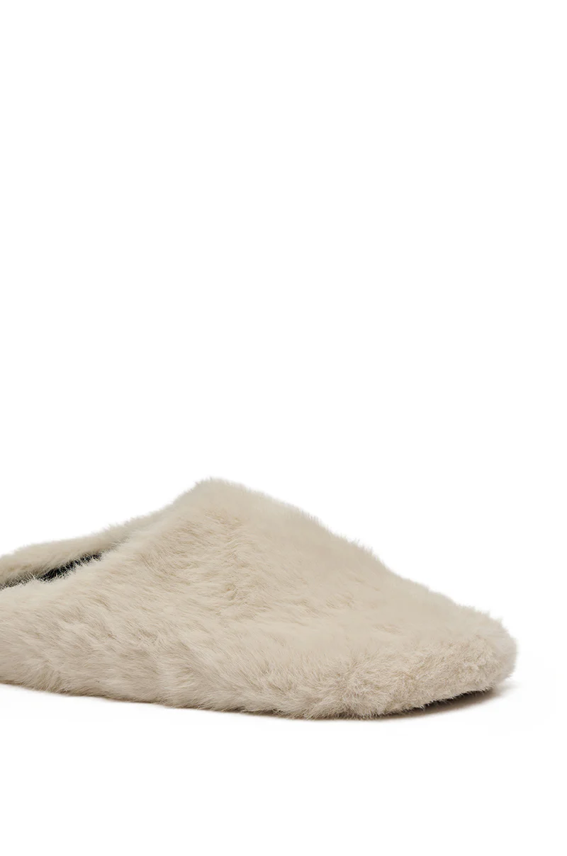 AKIRA RHYS IVORY FUZZY FLAT - Image 8