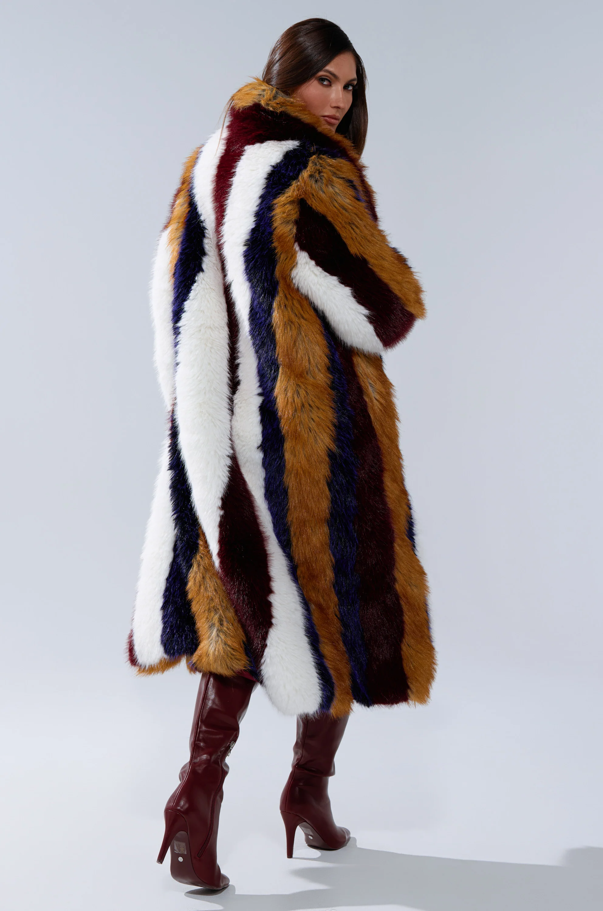 ALAIA STRIPED FAUX FUR - Image 11