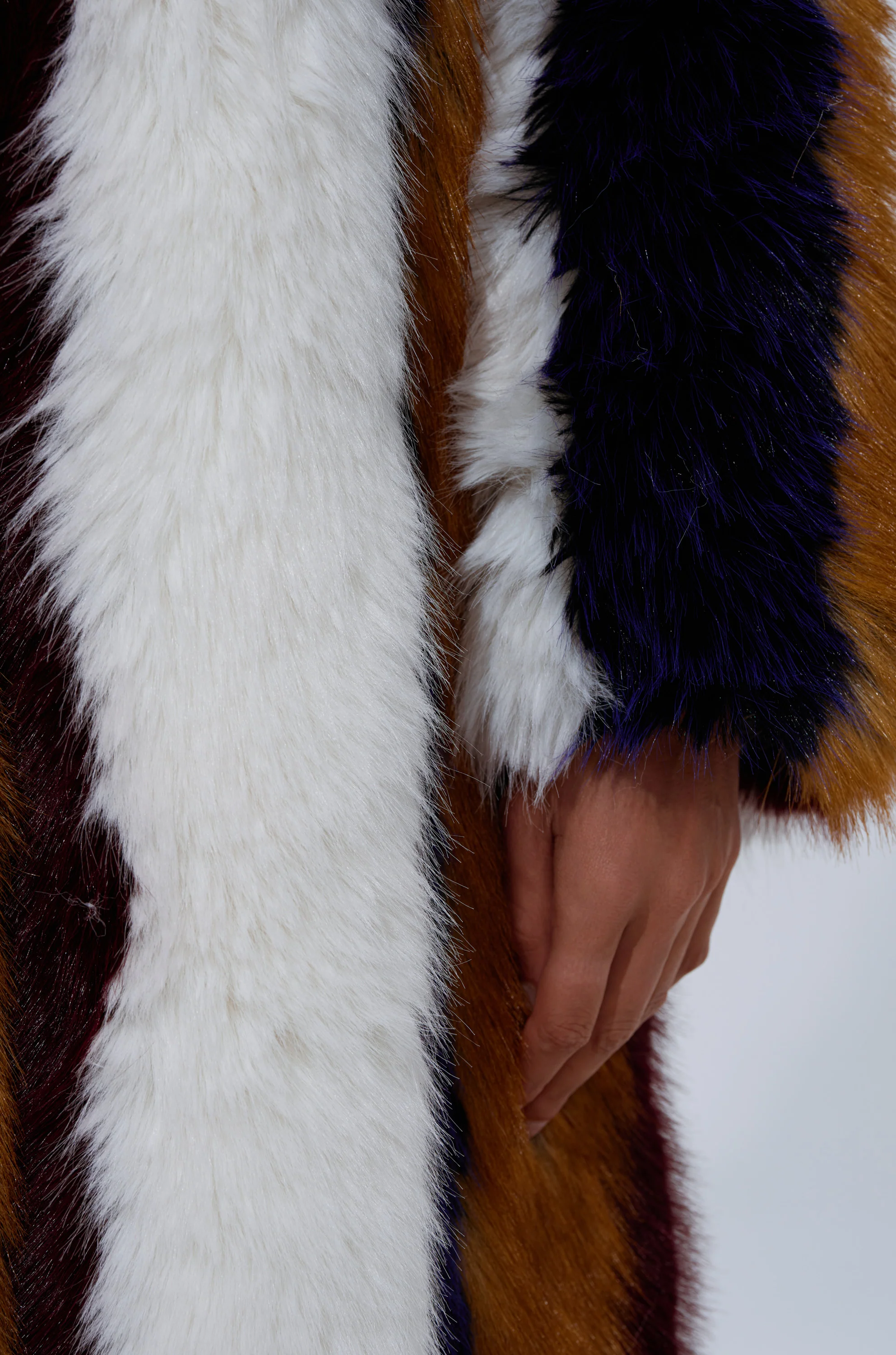 ALAIA STRIPED FAUX FUR - Image 12