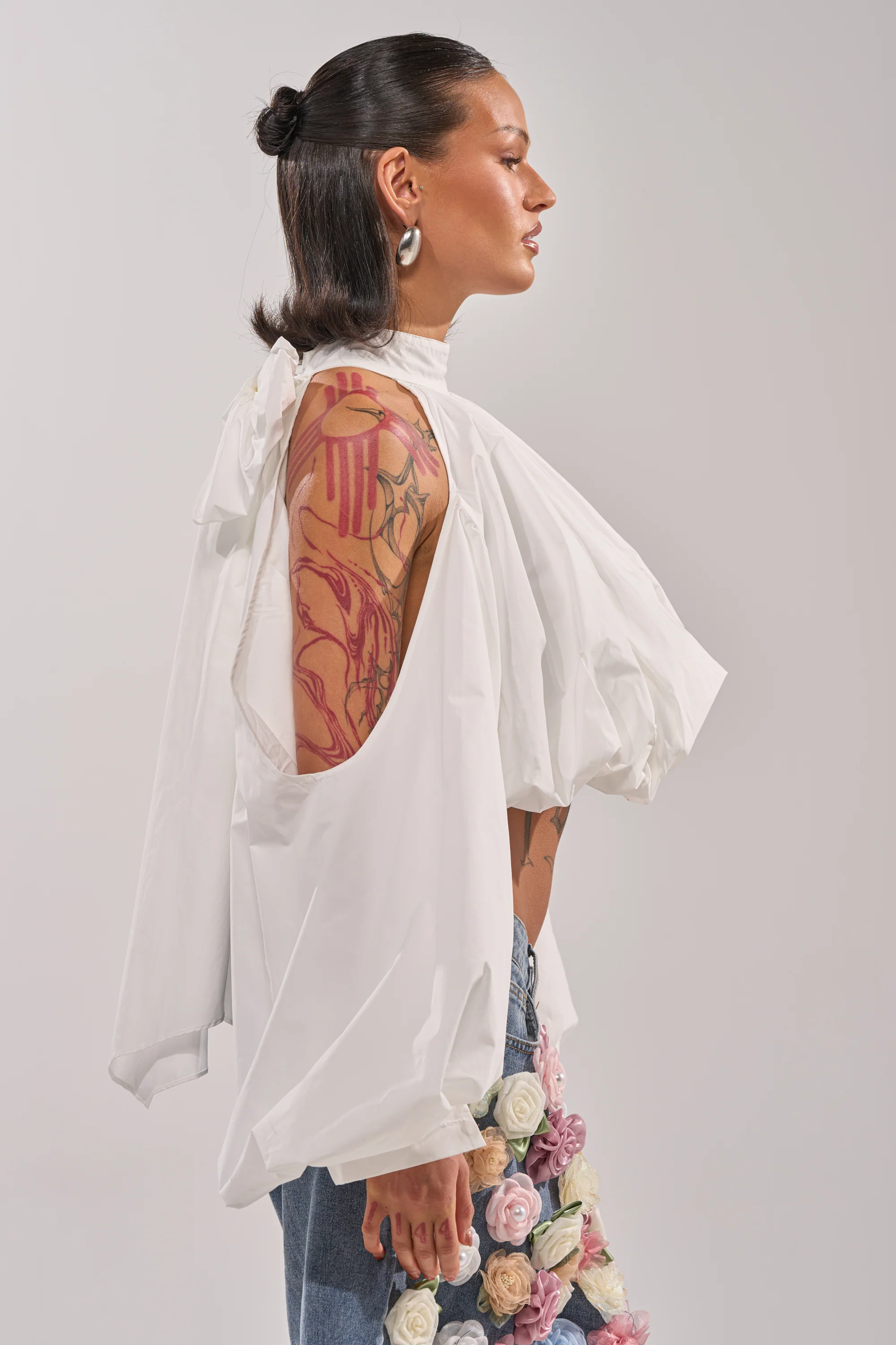 ALEXIA MOCK NECK BLOUSE IN WHITE - Image 5