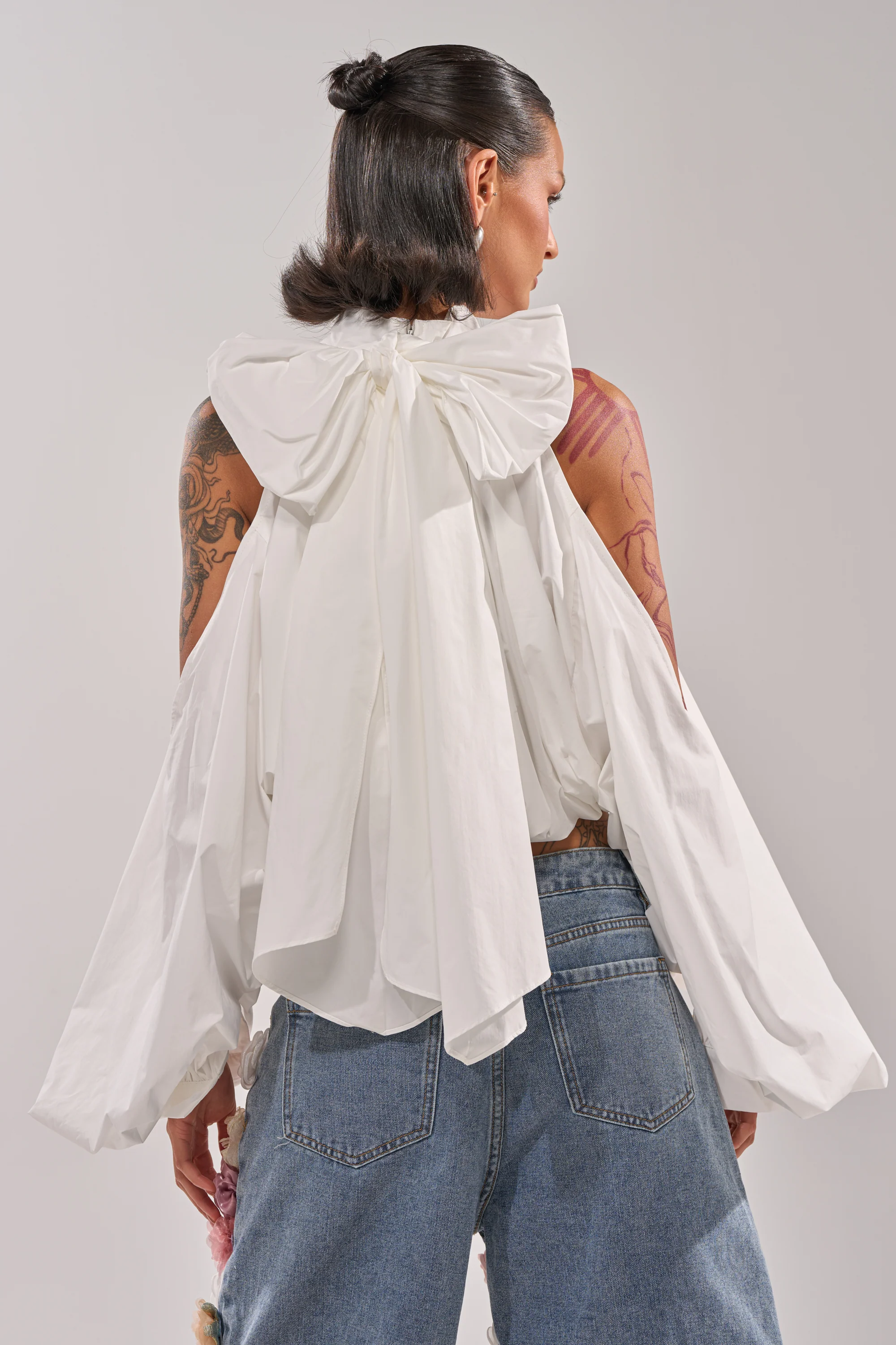 ALEXIA MOCK NECK BLOUSE IN WHITE - Image 6