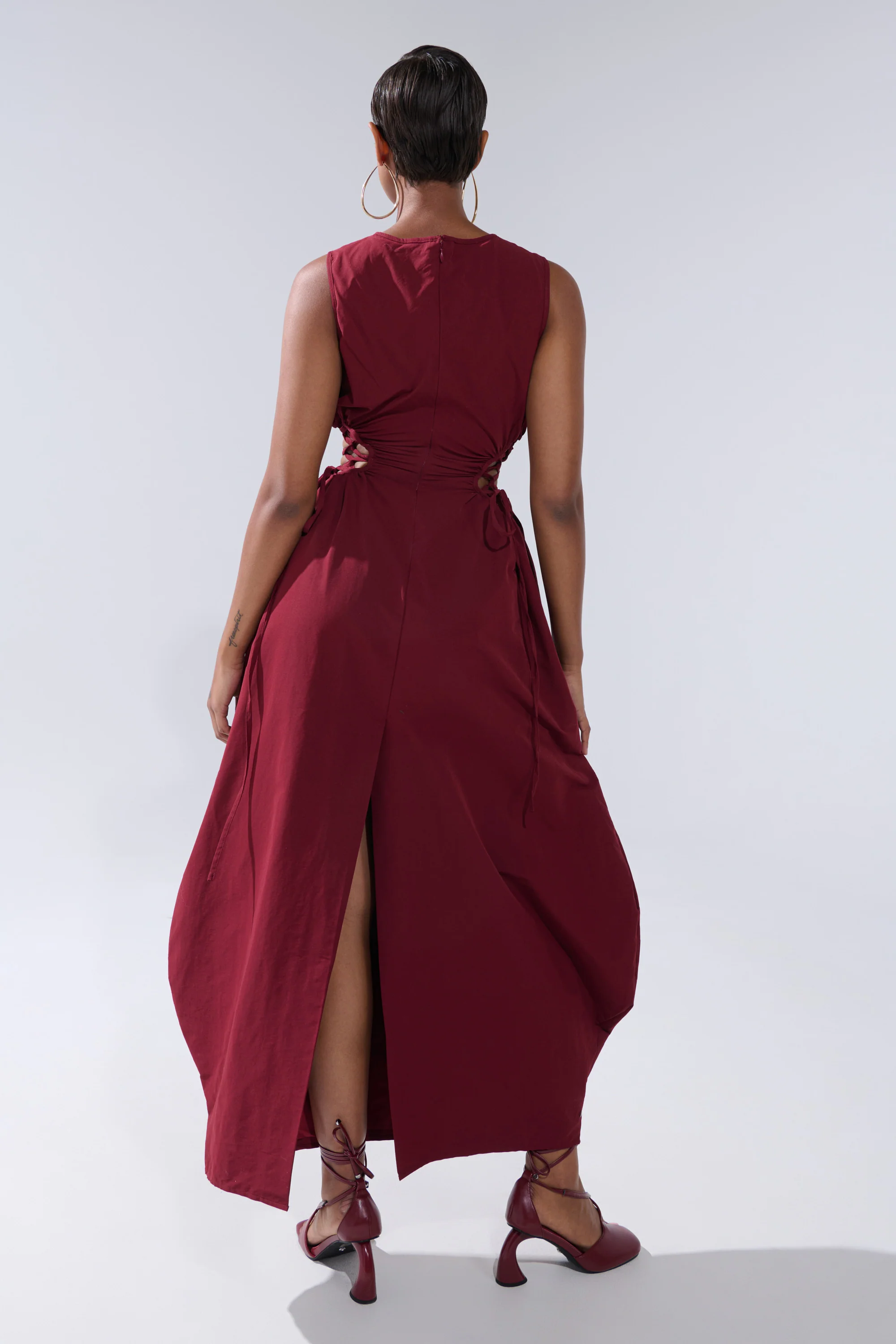 ALINA LACE UP DETAIL MAXI DRESS IN BURGUNDY - Image 11