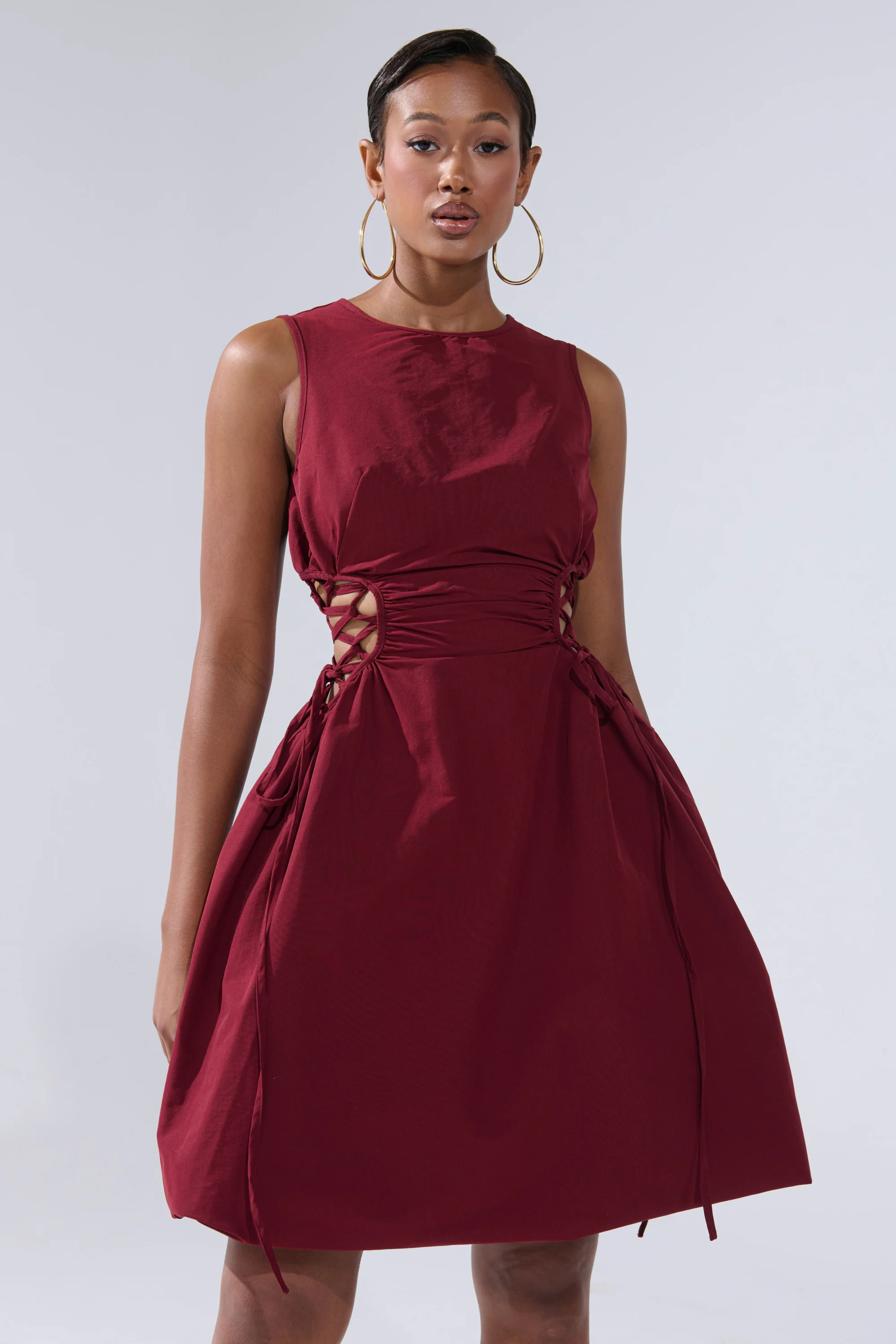ALINA LACE UP DETAIL MAXI DRESS IN BURGUNDY - Image 2