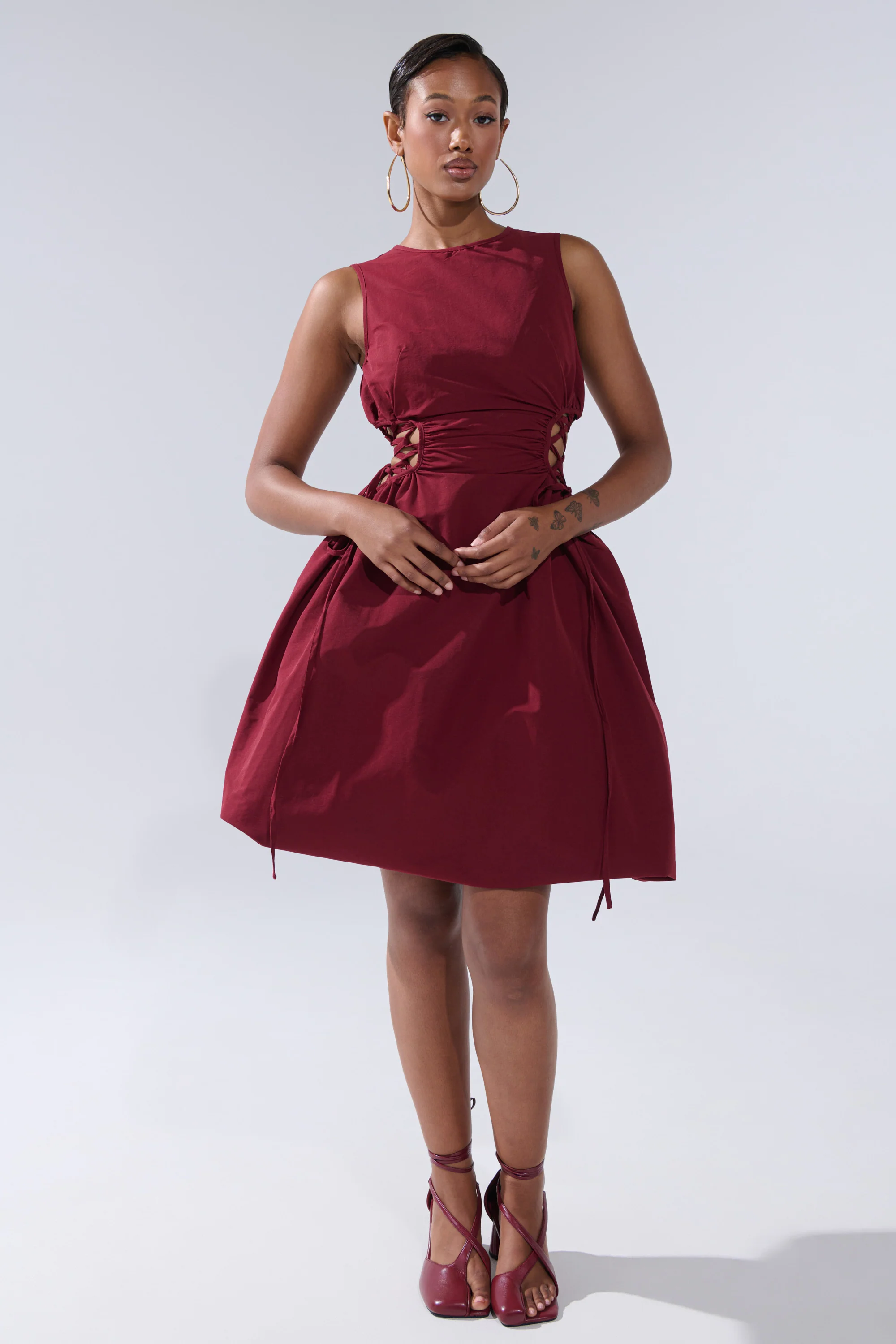 ALINA LACE UP DETAIL MAXI DRESS IN BURGUNDY - Image 8