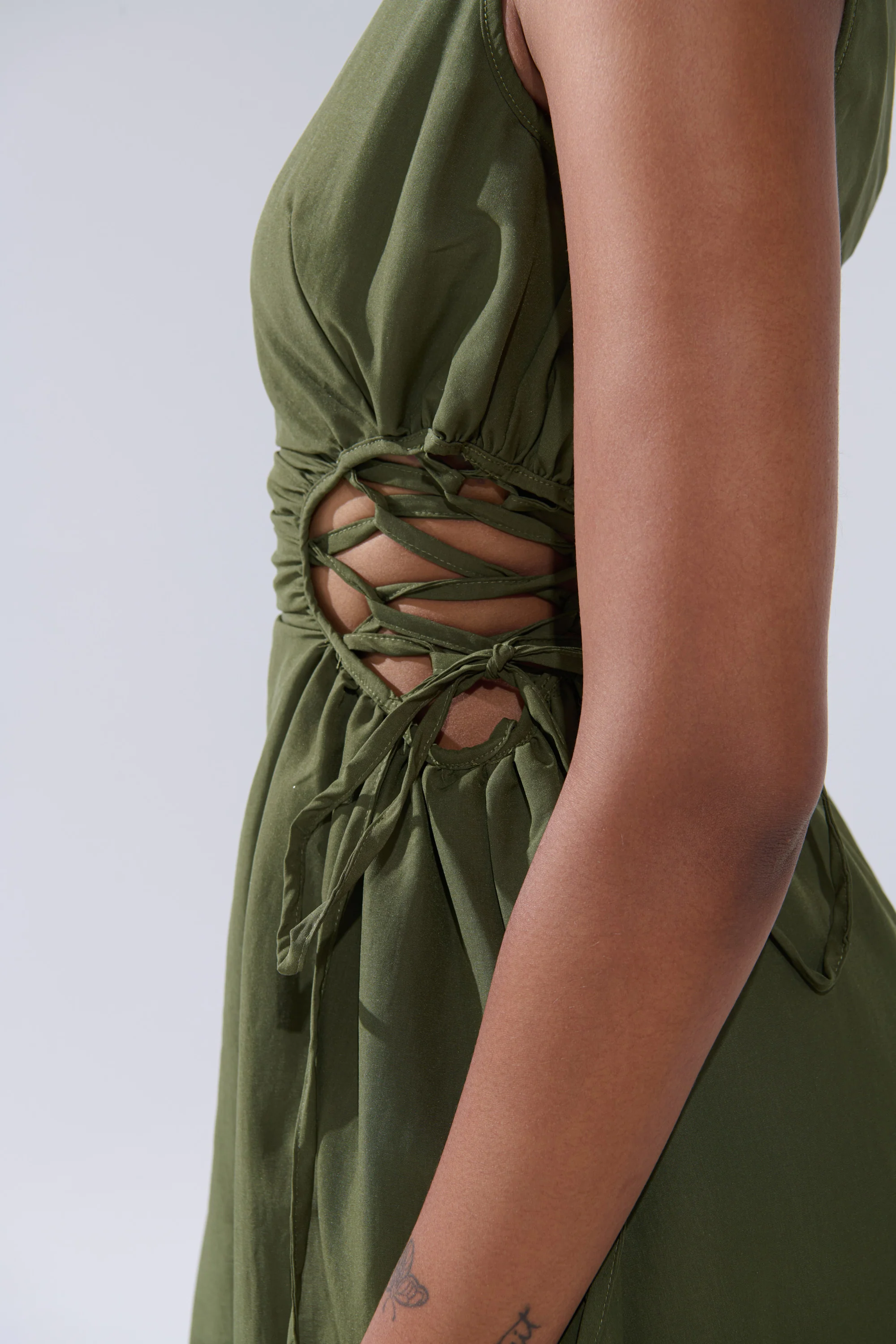 ALINA LACE UP DETAIL MAXI DRESS IN OLIVE - Image 10