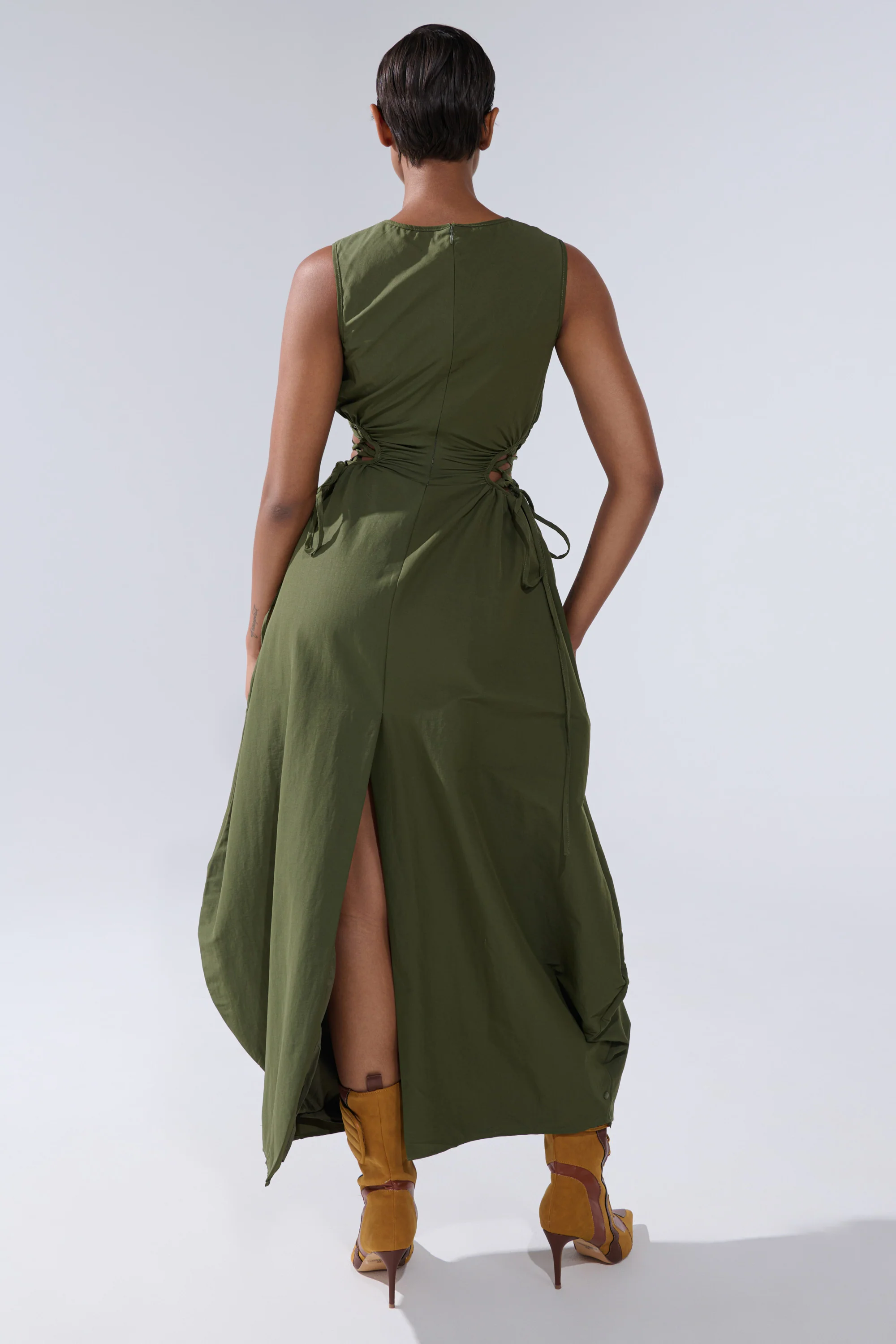 ALINA LACE UP DETAIL MAXI DRESS IN OLIVE - Image 9
