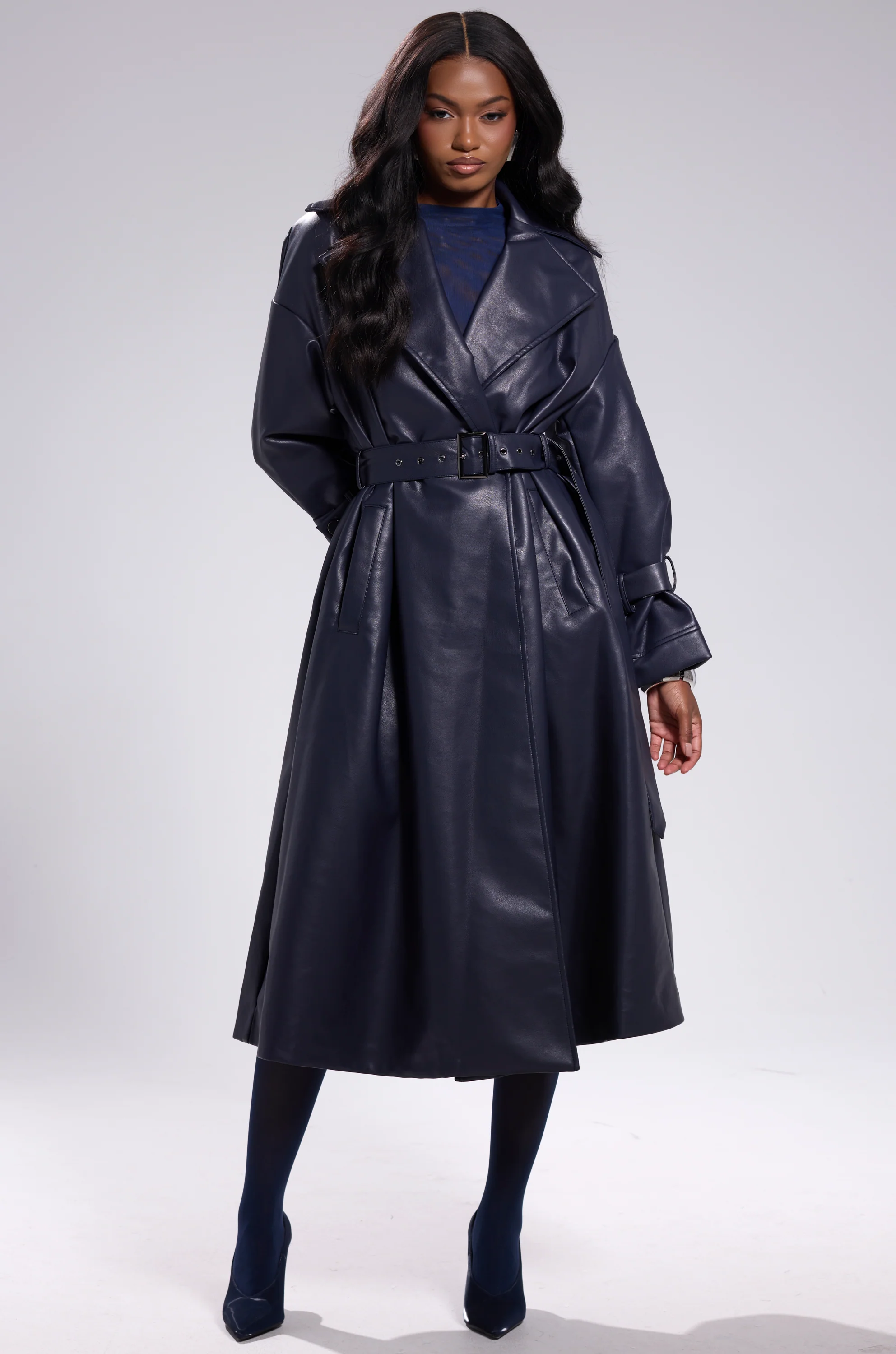 ALINNA FAUX LEATHER TRENCH IN NAVY - Image 10
