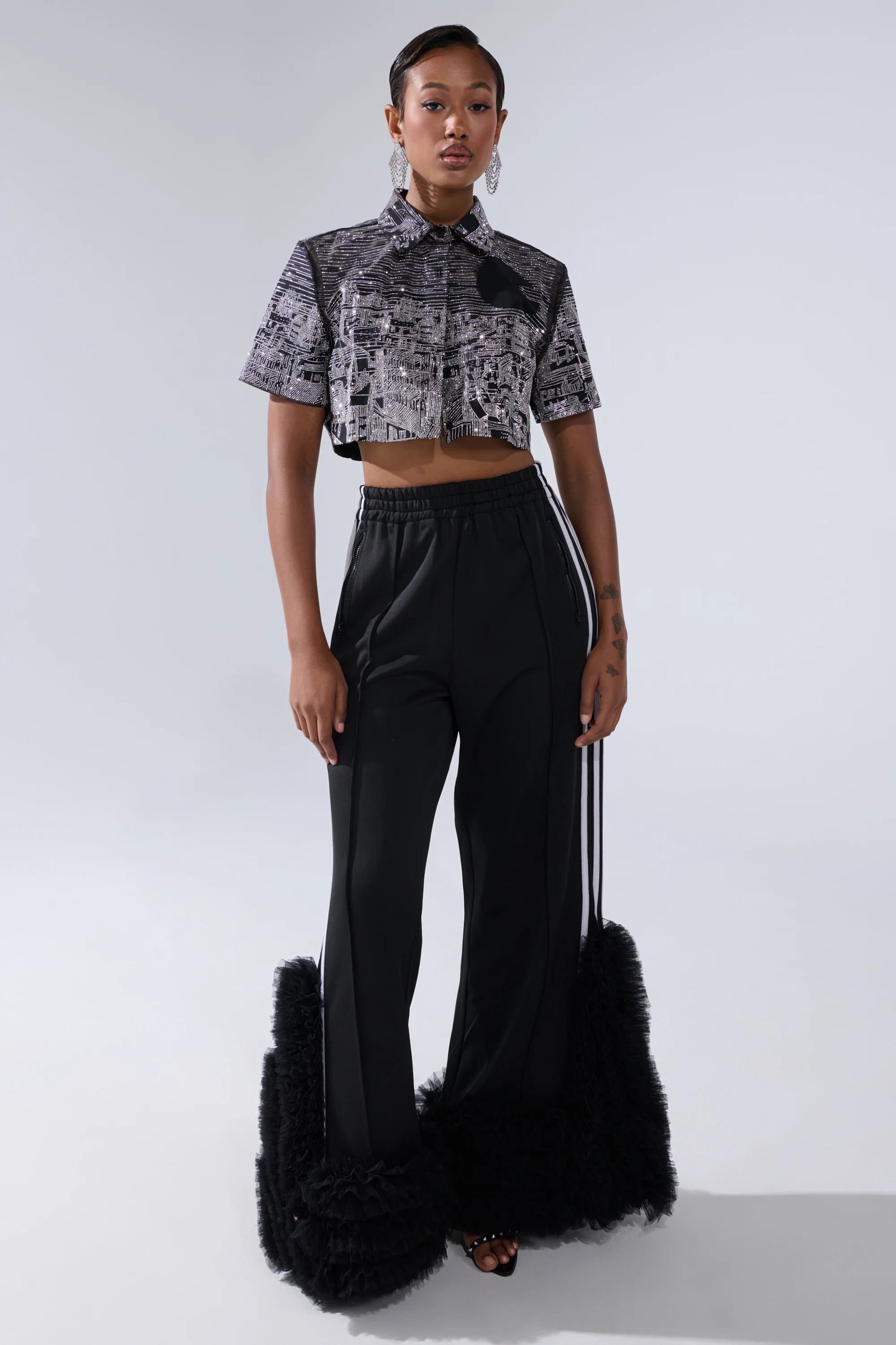 ALL AROUND THE WORLD BUTTON DOWN TOP IN BLACK - Image 6