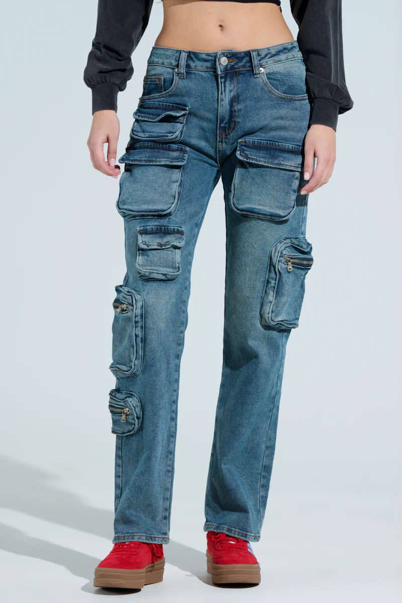 ALL OVER POCKET DETAIL RELAXED FIT JEANS IN MEDIUM BLUE DENIM - Image 2