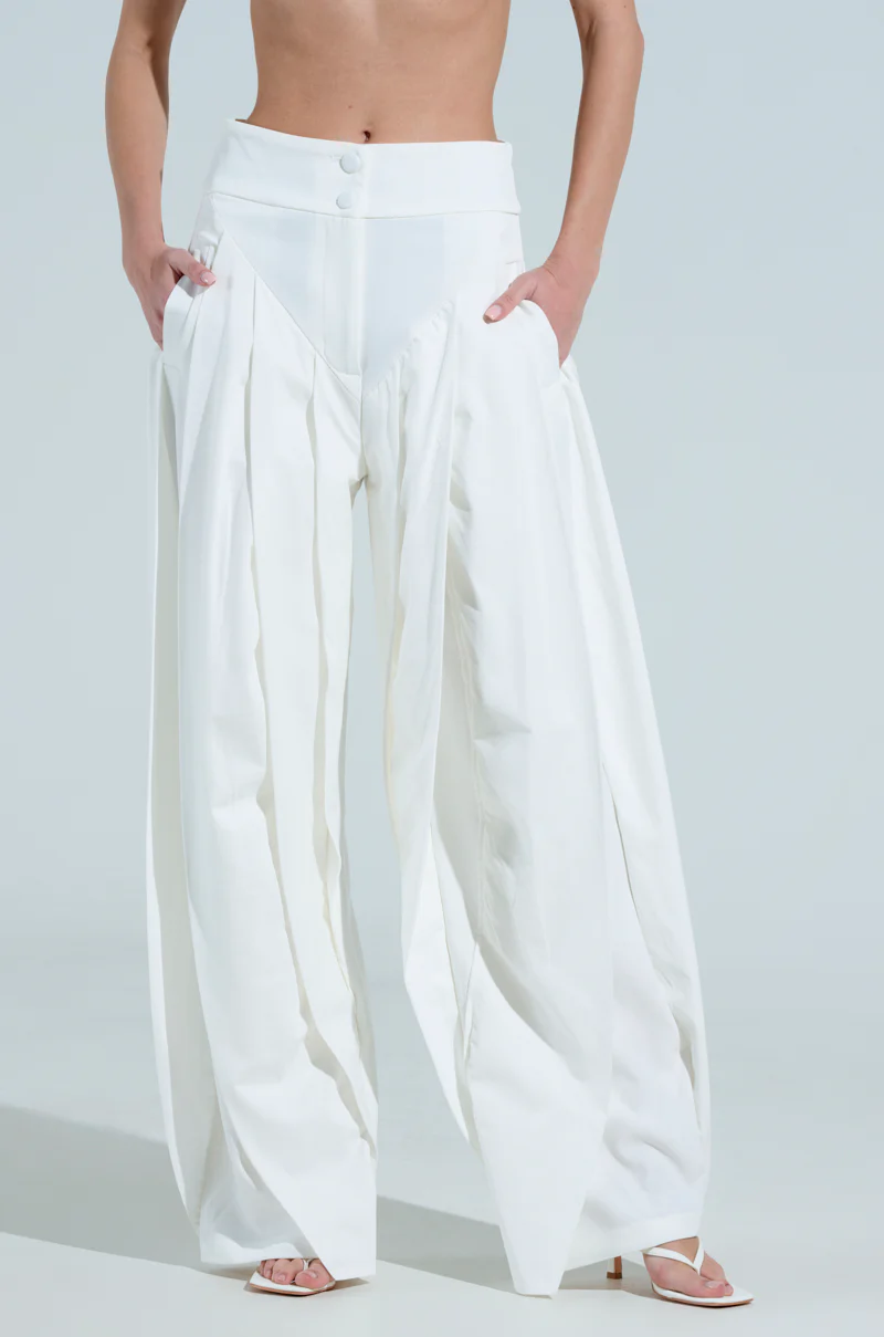 AMBER WIDE LEG PLEATED TROUSER PANT IN WHITE - Image 2