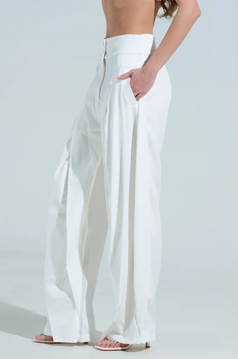 AMBER WIDE LEG PLEATED TROUSER PANT IN WHITE - Image 4