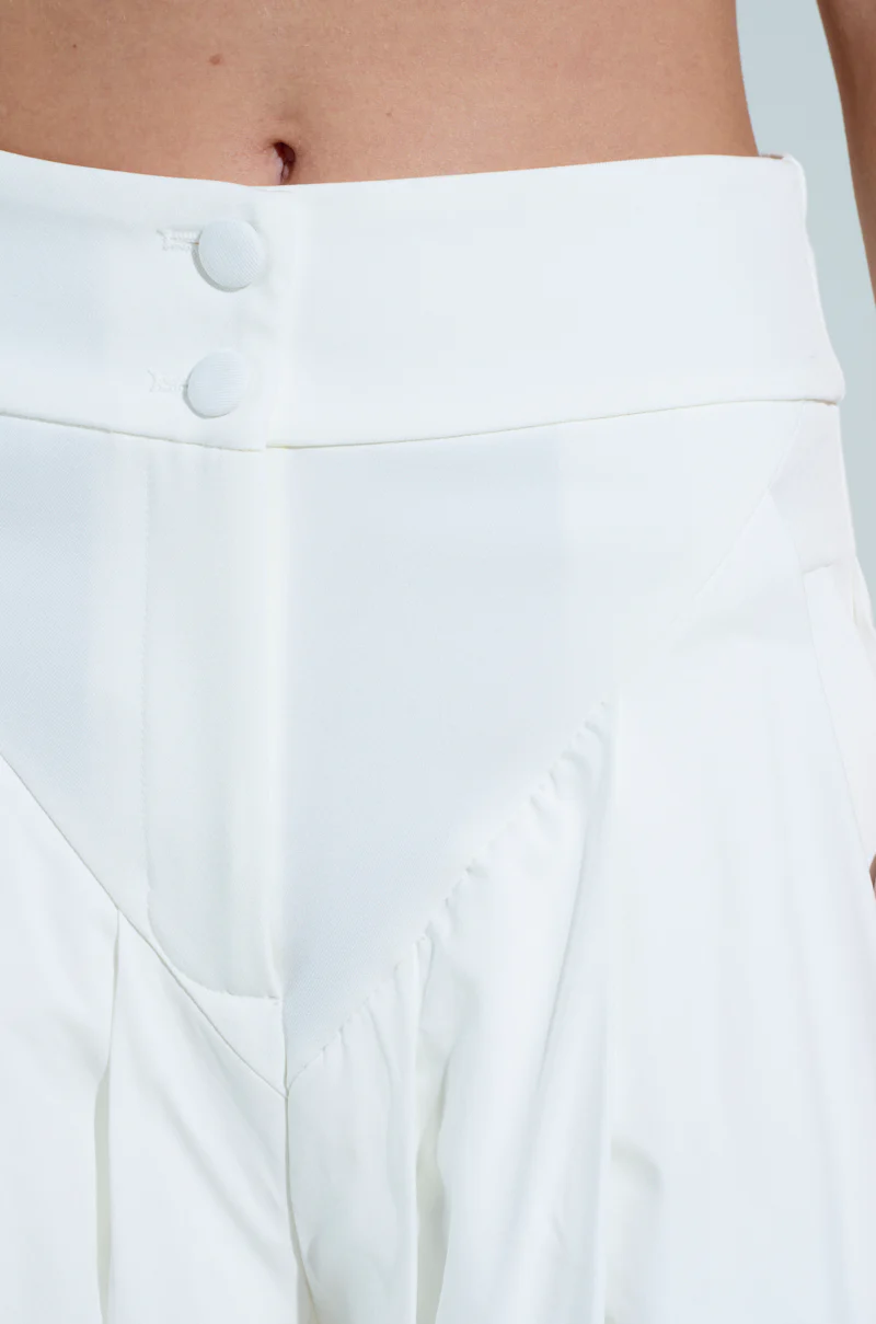 AMBER WIDE LEG PLEATED TROUSER PANT IN WHITE - Image 8