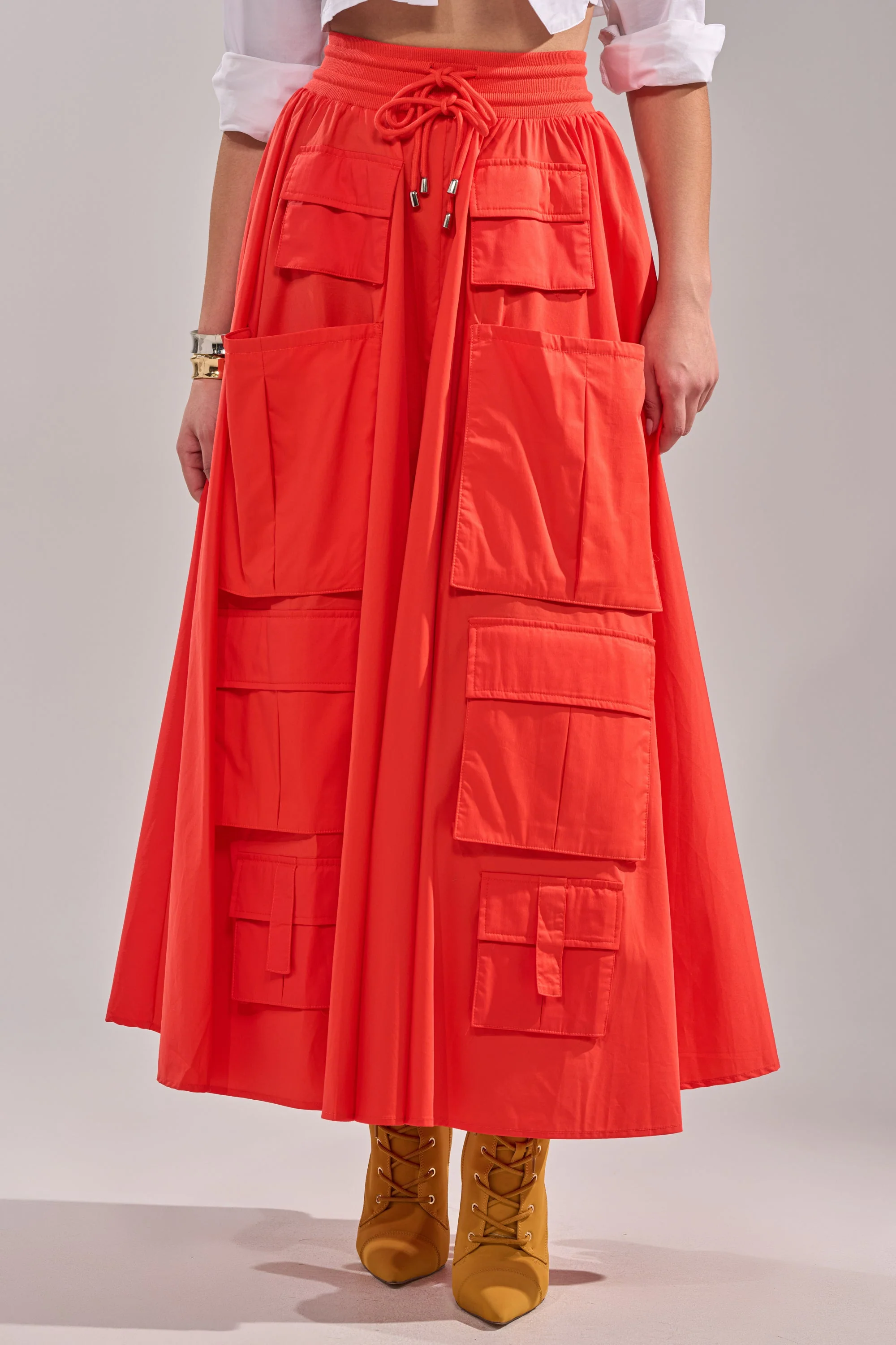 AMELIA CARGO POCKET MAXI SKIRT IN RED - Image 2