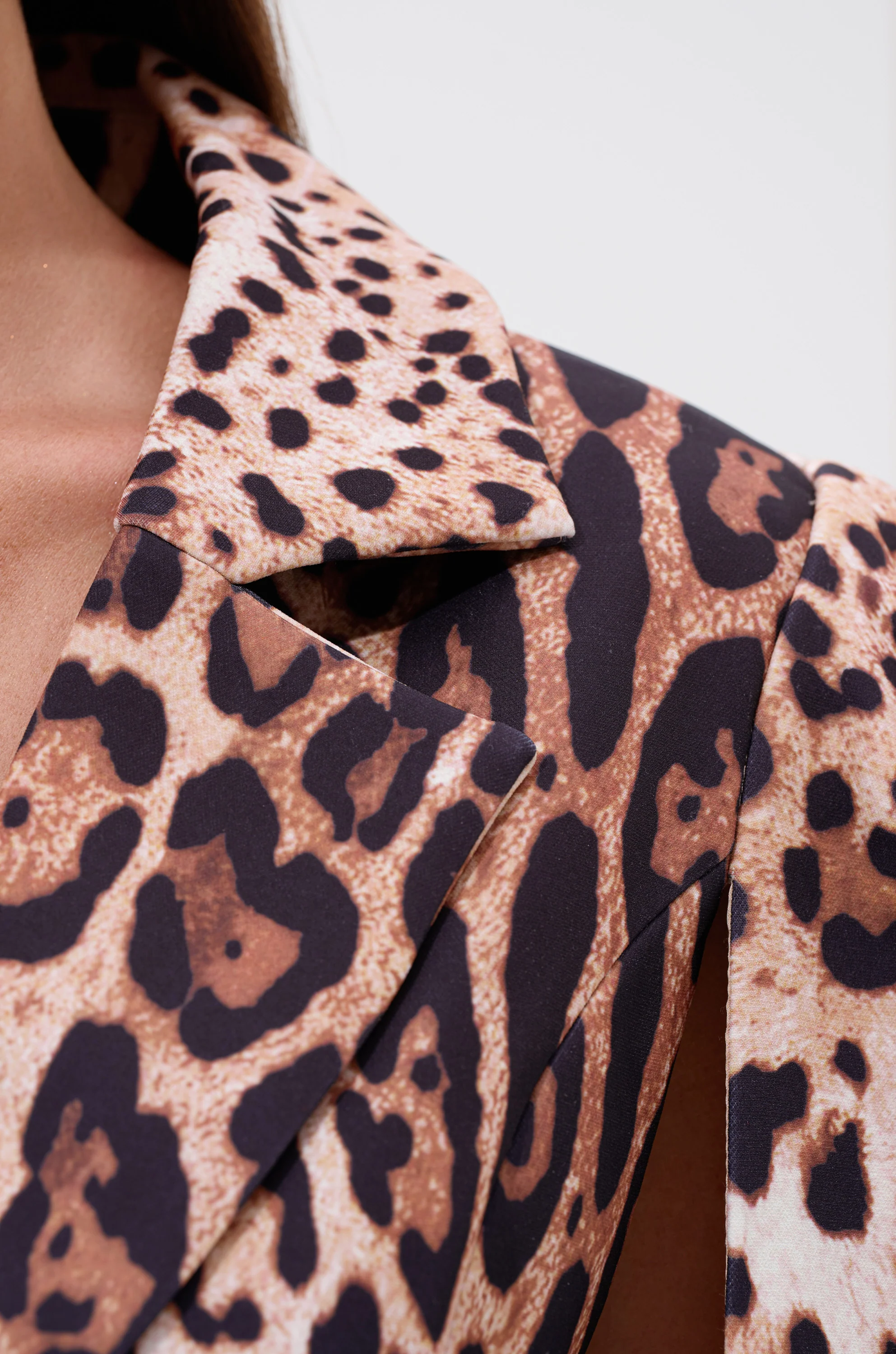 AMINAH LEOPARD PRINT BLAZER DRESS - Image 11