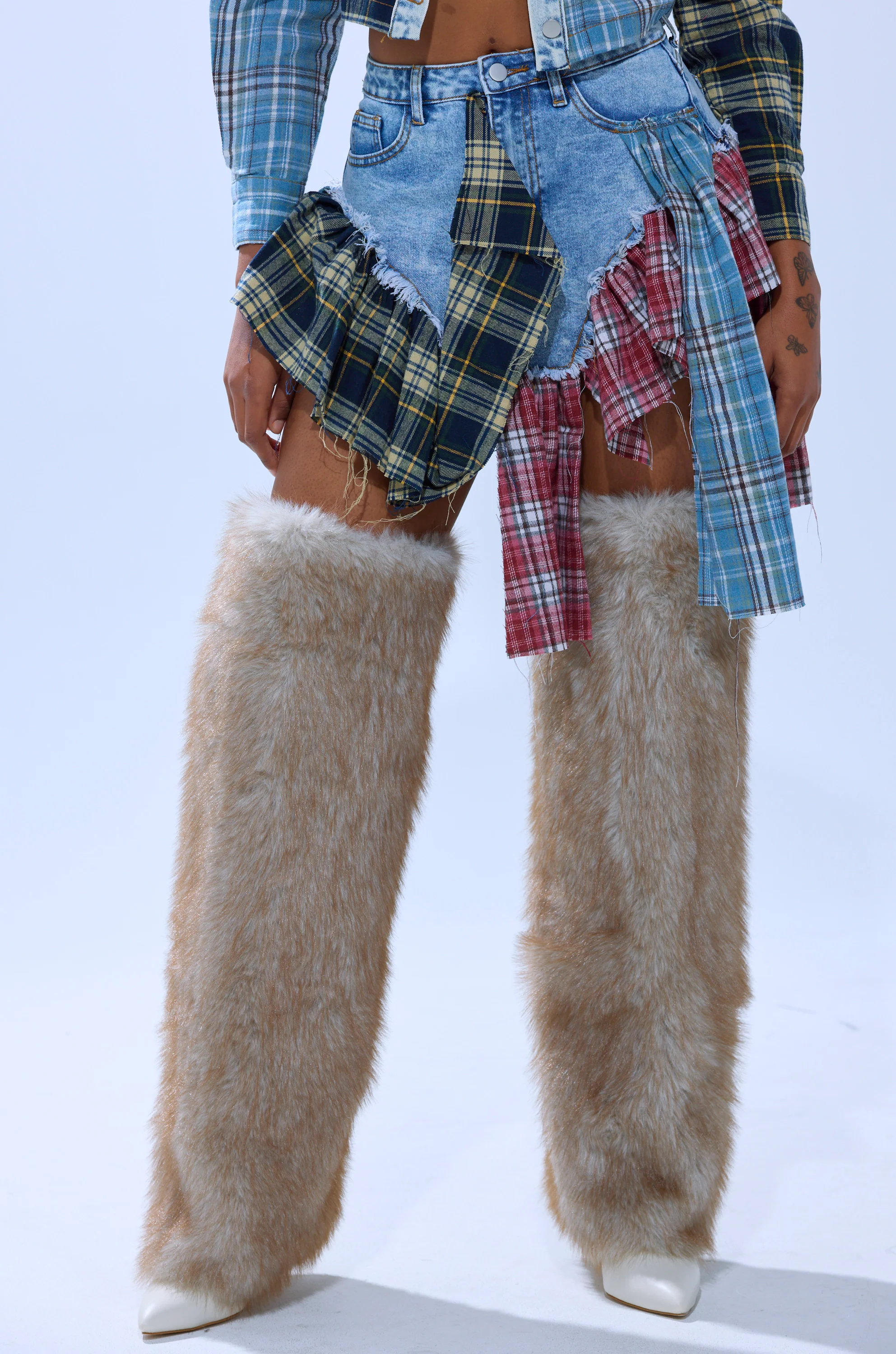 AUTUMN VIBES PLAID MINI SKIRT - Image 2