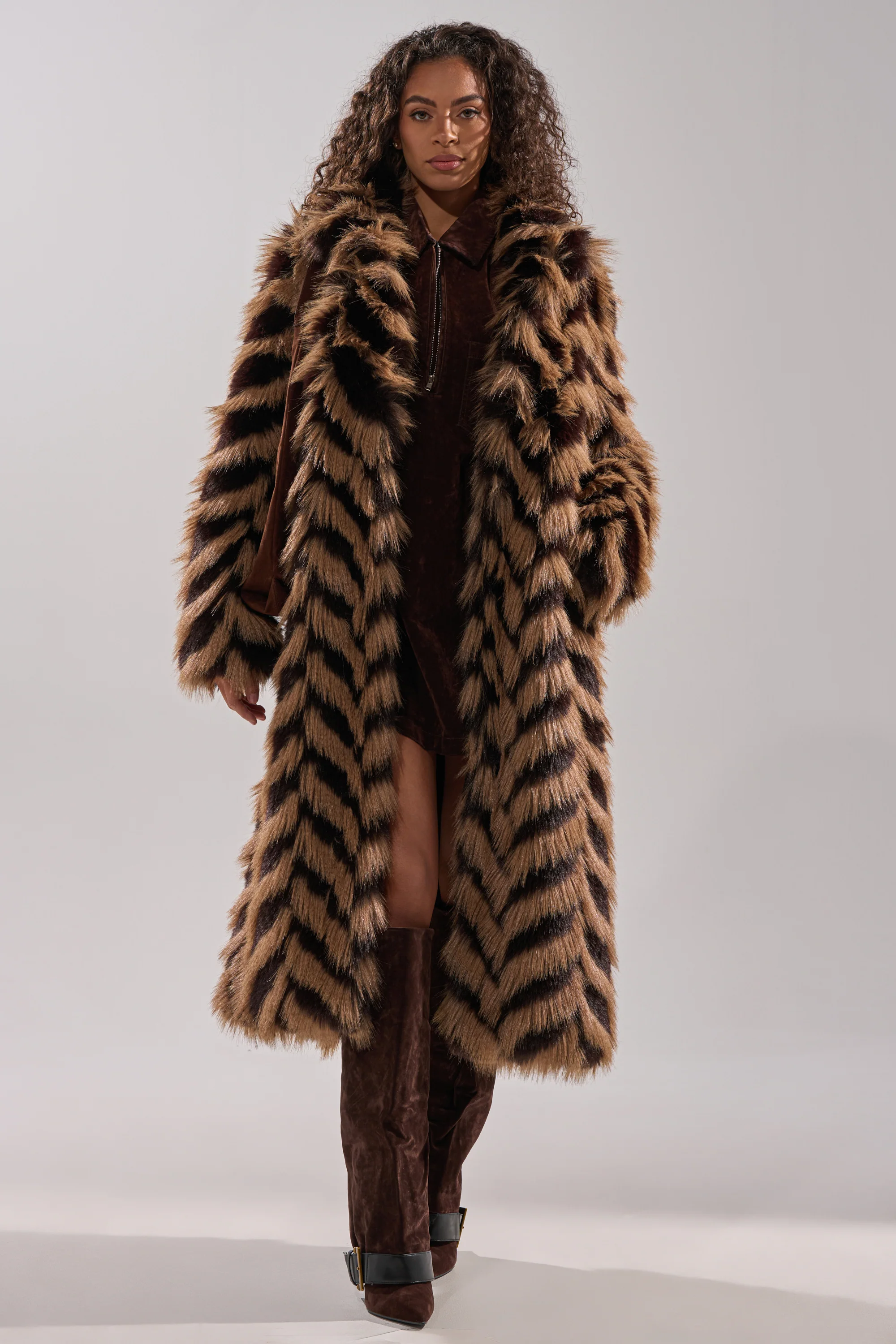 AUTUMN FAUX FUR COAT - Image 4