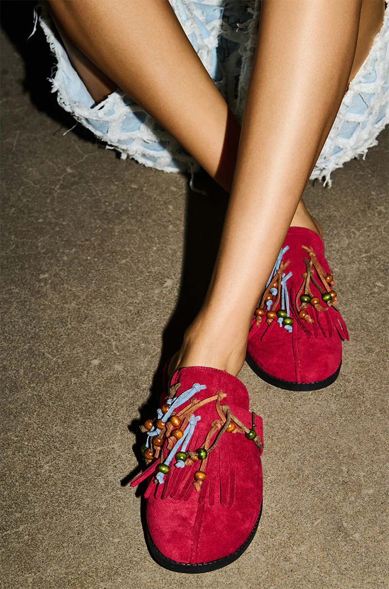 AZALEA WANG ABEILLE BURGUNDY FAUX SUEDE FRINGE CLOG