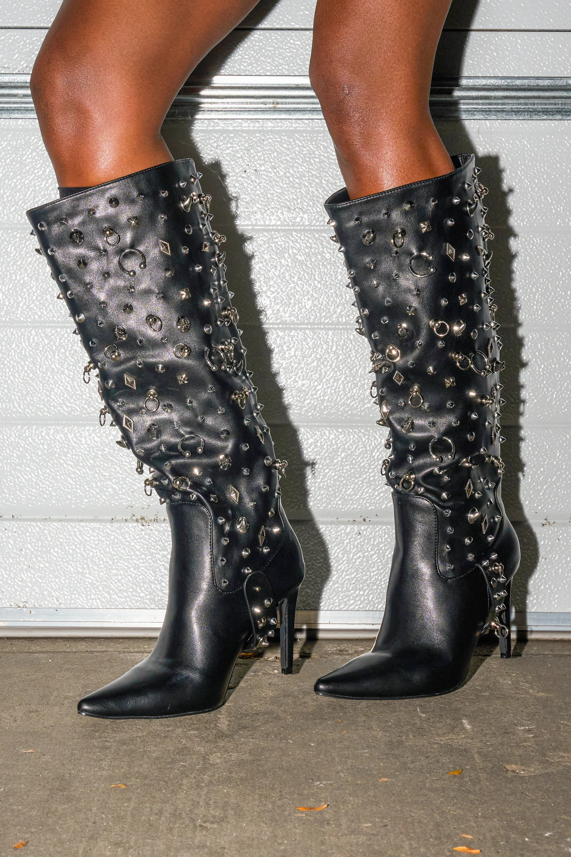 AZALEA WANG AKRISTA BLACK HARDWARE EMBELLISHED STILETTO KNEE HIGH BOOT - Image 2