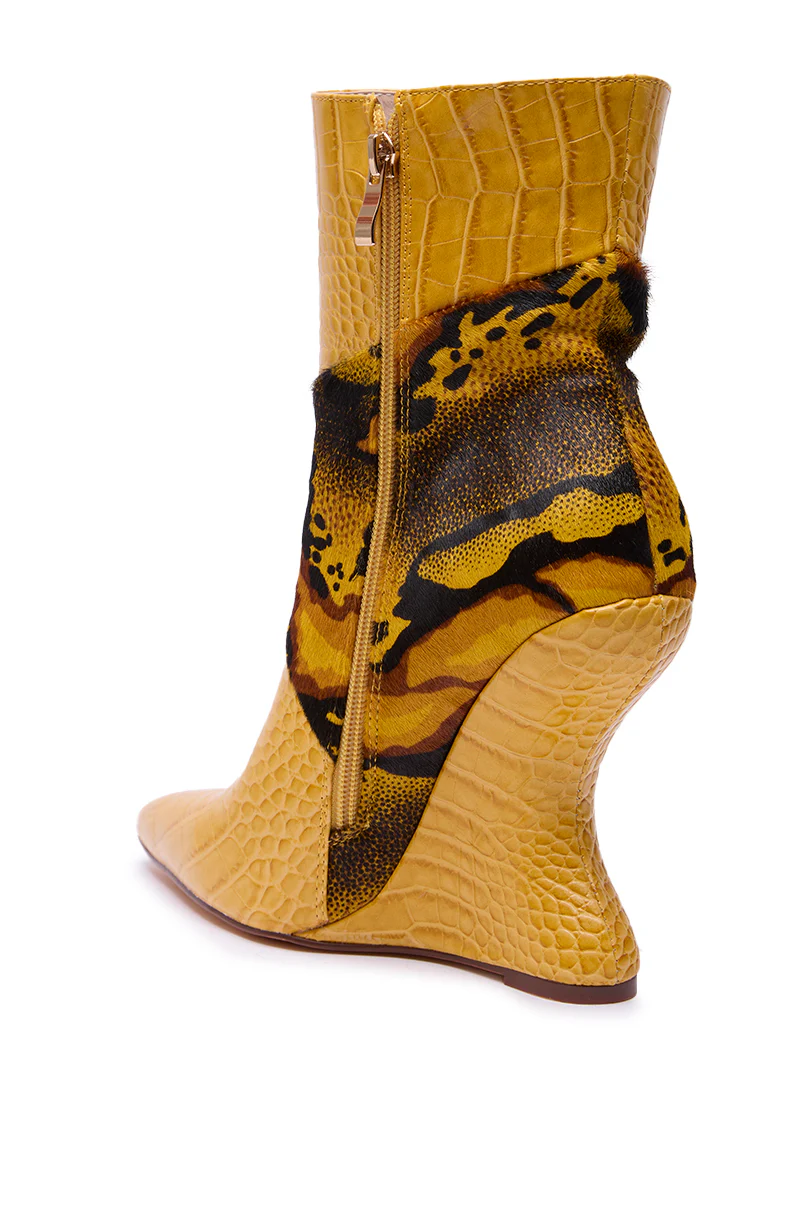 AZALEA WANG ARTOUL YELLOW COLOR BLOCKED YELLOW WEDGE BOOTIE - Image 4