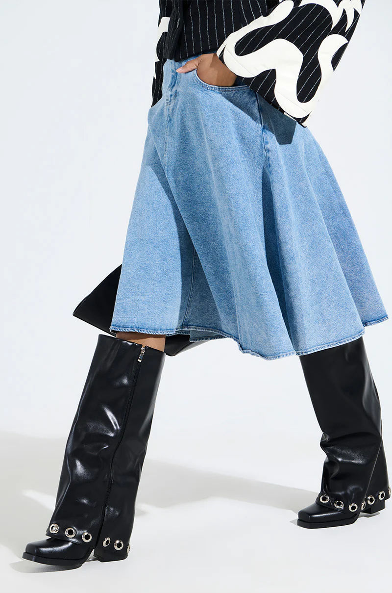 AZALEA WANG BLACK FOLD OVER CHUNKY BOOT - Image 4