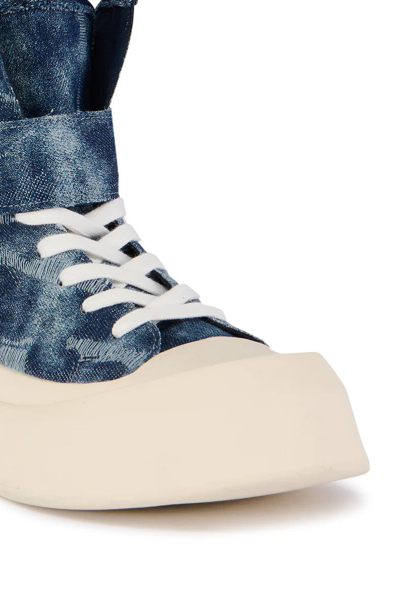 AZALEA WANG BRINLEIGH BRUGUNDY SNEAKER - Image 5