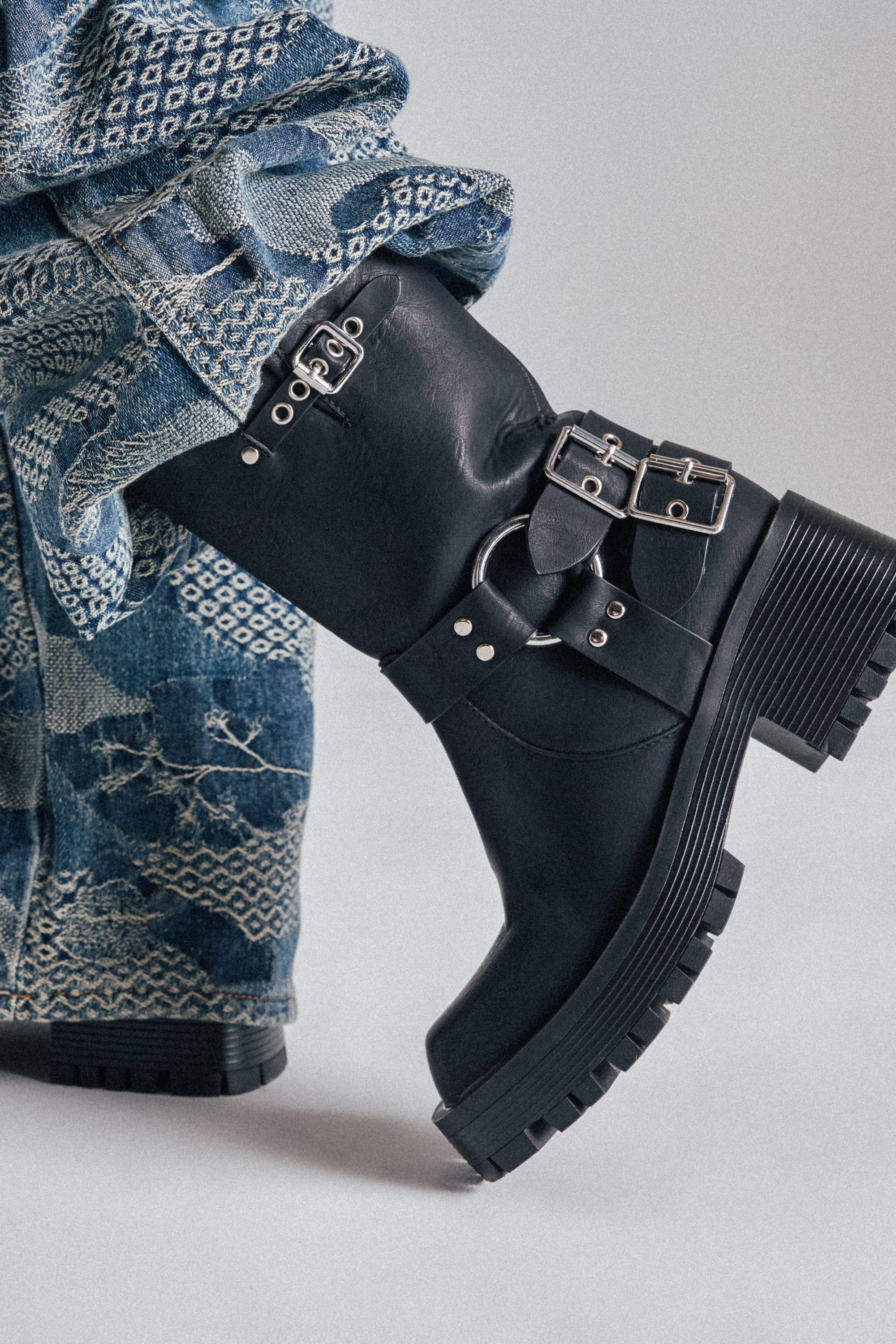 AZALEA WANG BUCKED BLACK CHUNKY HEEL COMBAT BOOTIE - Image 2