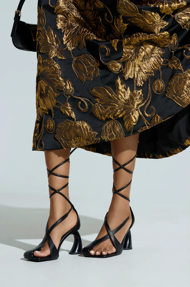 AZALEA WANG BUIKY BLACK PUMP - Image 6