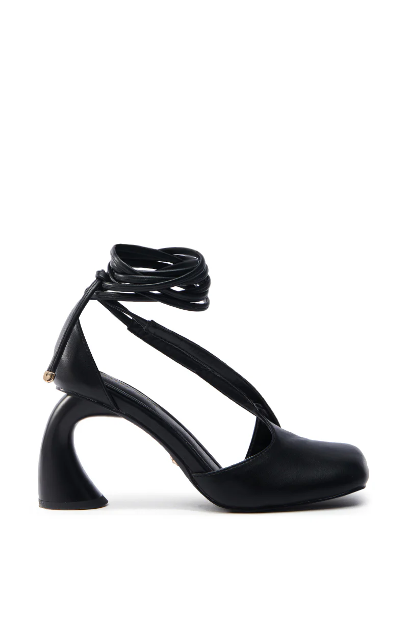 AZALEA WANG BUIKY BLACK PUMP - Image 7