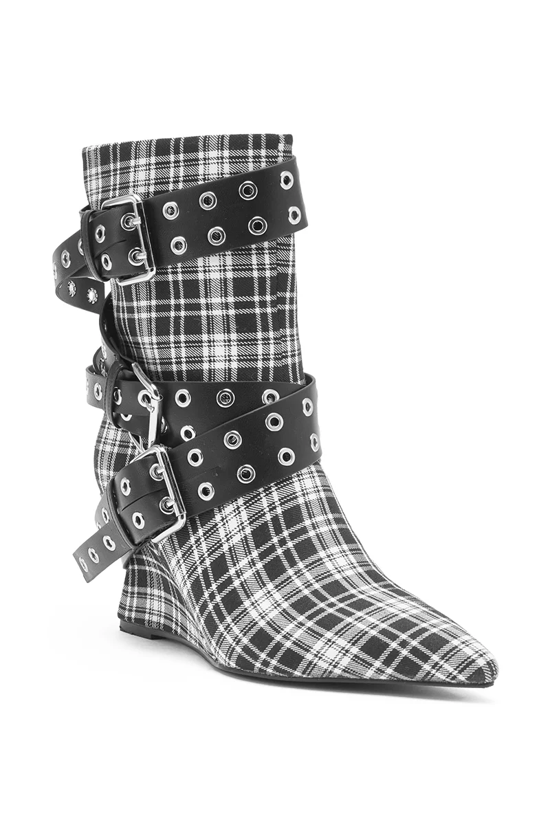 AZALEA WANG CHALKIS BLACK WHITE PLAID BUCKLE WEDGE BOOTIE - Image 6